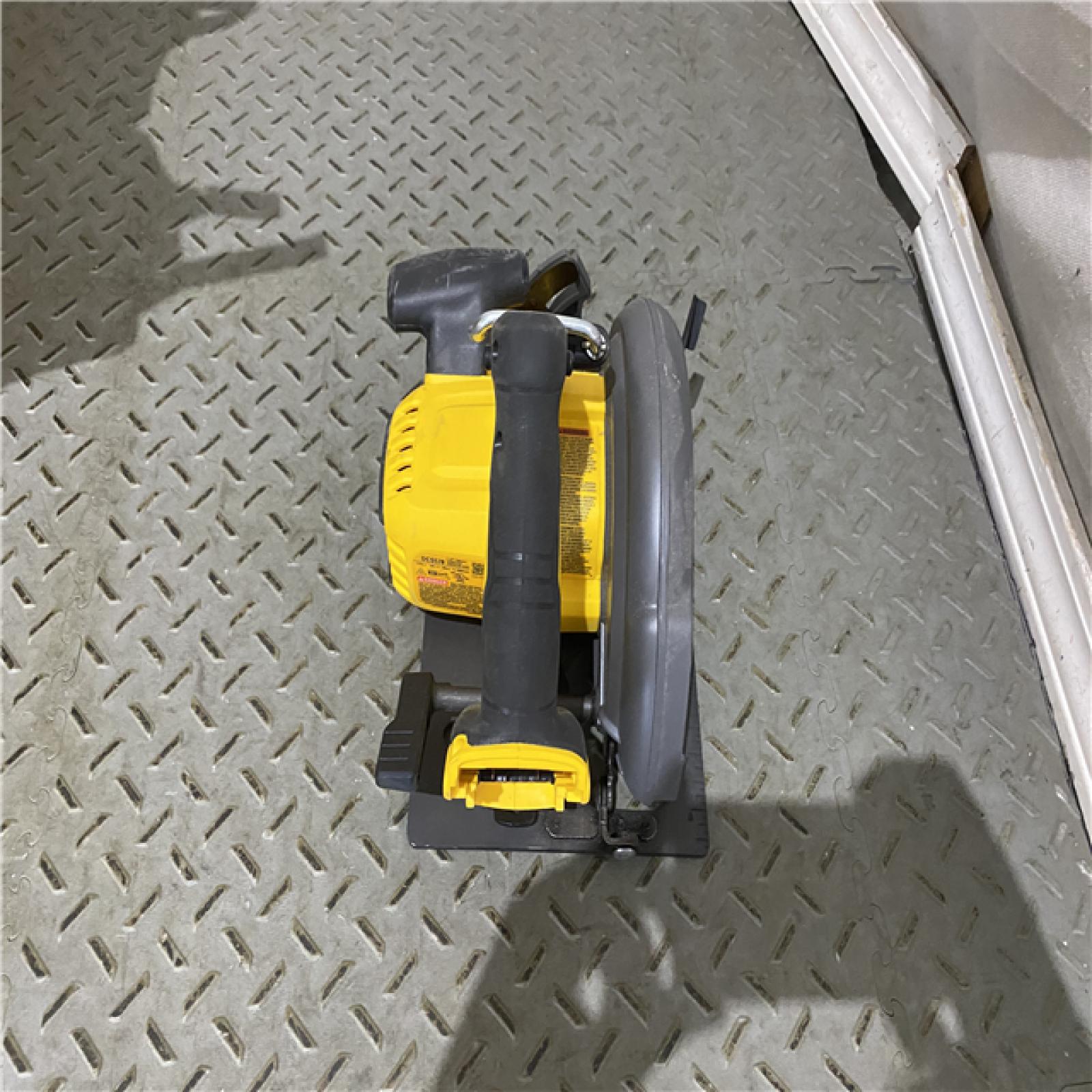 Houston location AS-IS DEWALT 20-Volt MAX 7-1/4 in. Cordless Circular Saw (Tool Only)