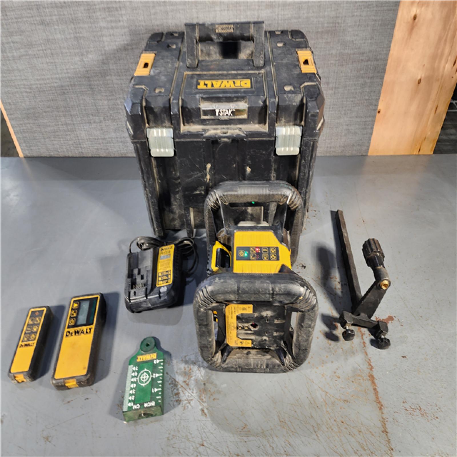 HOUSTON LOCATION - AS-IS DEWALT 20-Volt MAX Lithium-Ion 250 Ft. Gree Self-Leveling Rotary Laser Level with Battery 2Ah, Charger, & TSTAK Case