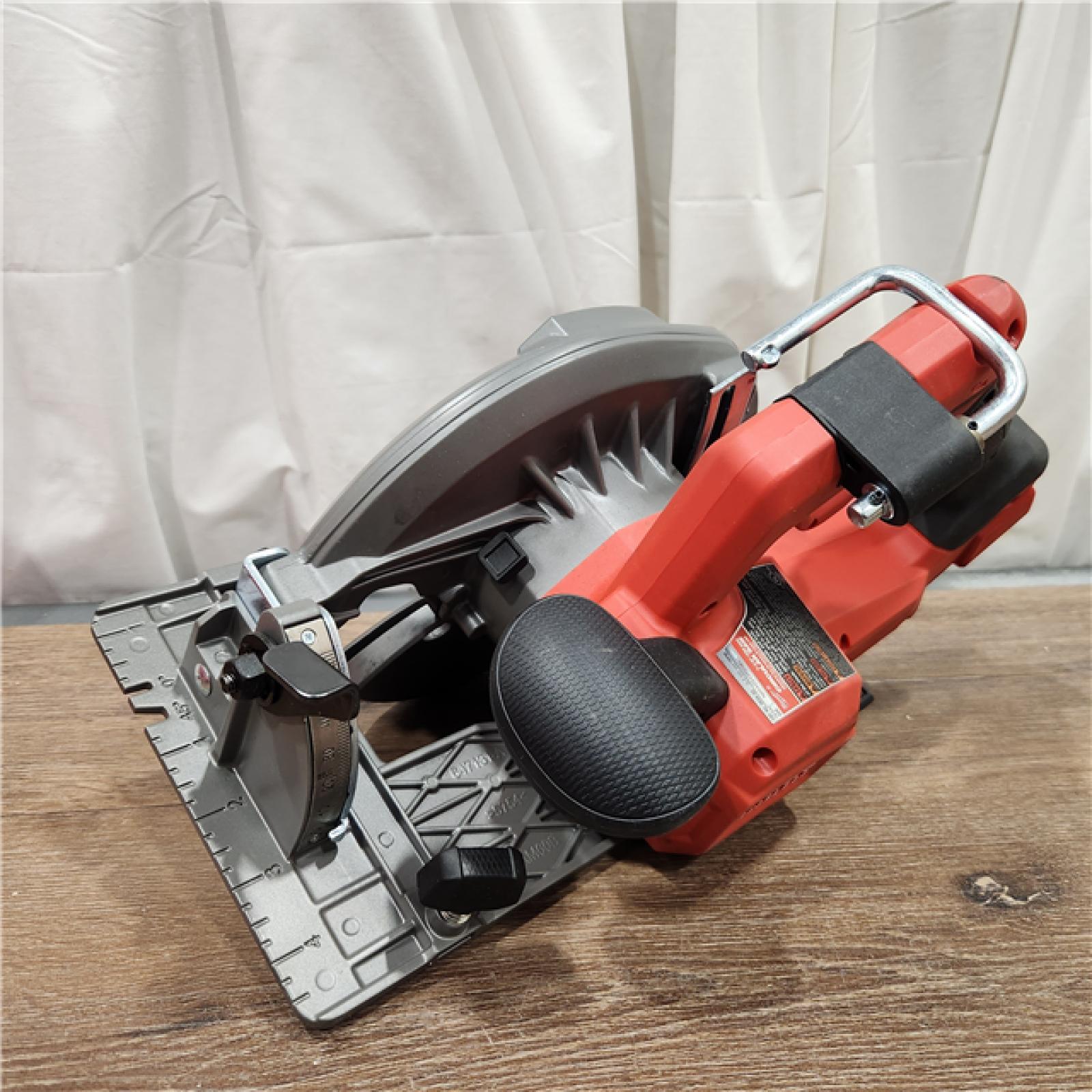 AS-IS Milwaukee M18 FUEL 18V Lithium-Ion Brushless Cordless 7-1/4 in. Circular Saw (Tool-Only)