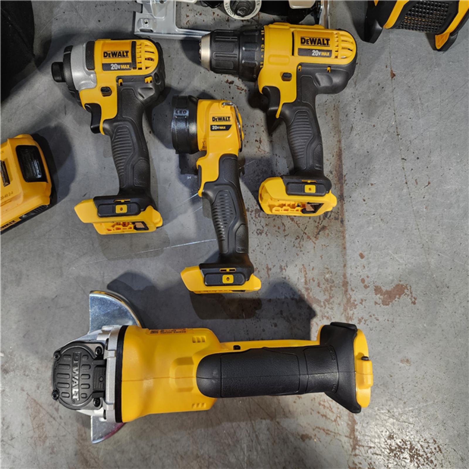 HOUSTON LOCATION - AS-IS DEWALT 6 TOOL COMBO KIT W/ (2) BATTERY & CHARGER