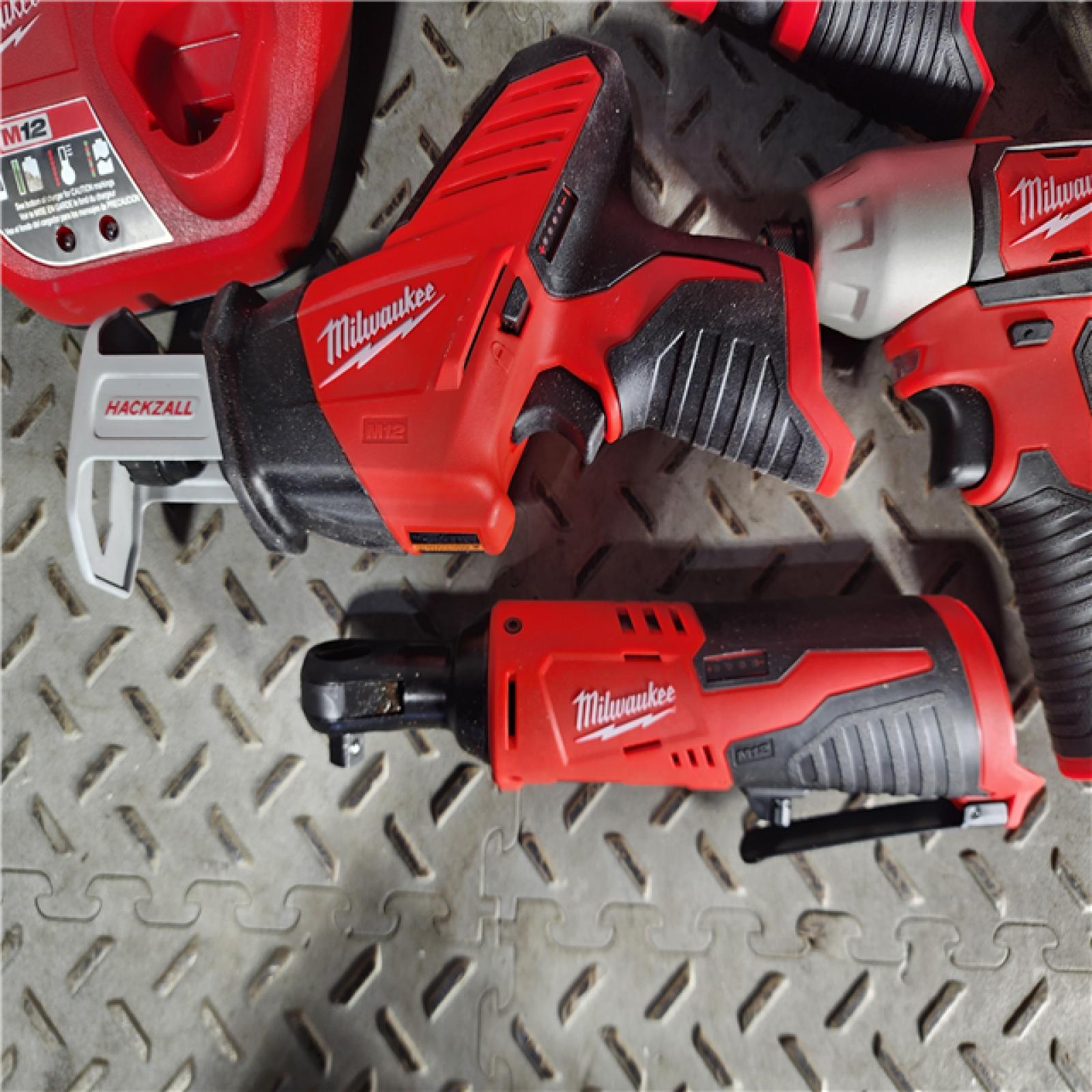 HOUSTON LOCATION - AS-IS Milwaukee 5 Tool Combo Kit W/ (2) Battery & Charger