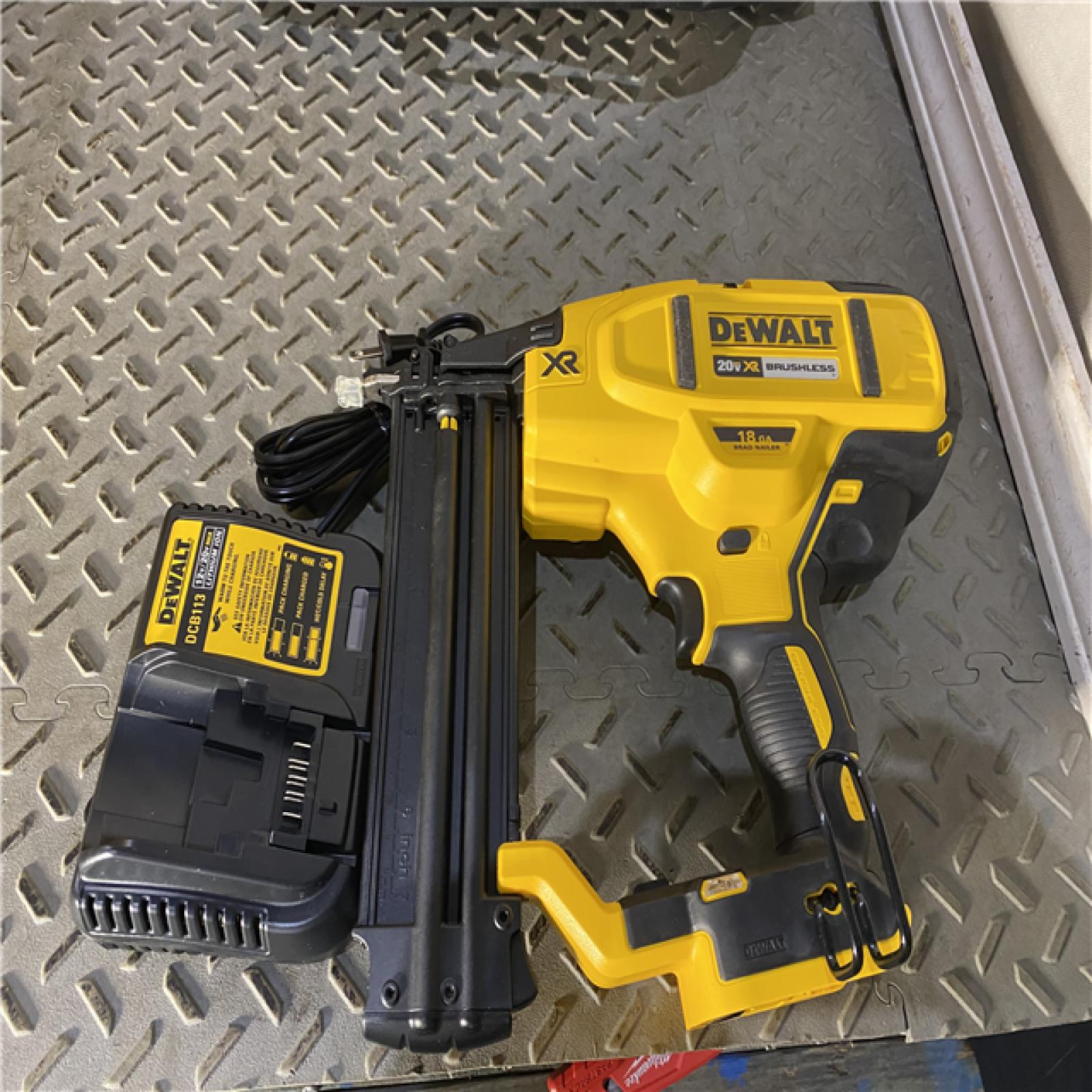 Houston location AS-IS DeWalt DCN660D1 20V 16 Gauge Cordless Angled Finish Nailer NO BATTERY