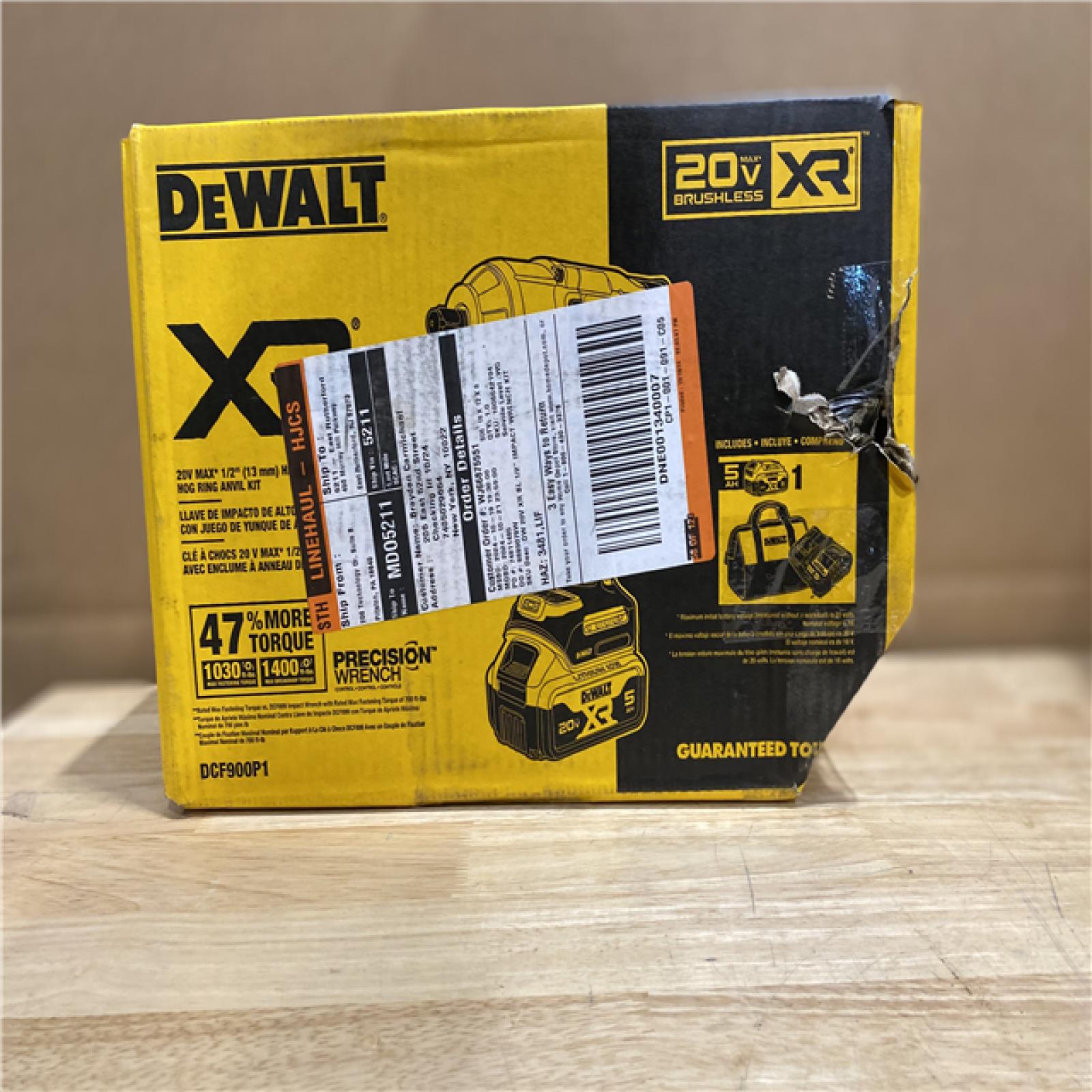 NEW! - DEWALT 20V MAX Lithium-Ion Cordless 1/2 in. Impact Wrench Kit