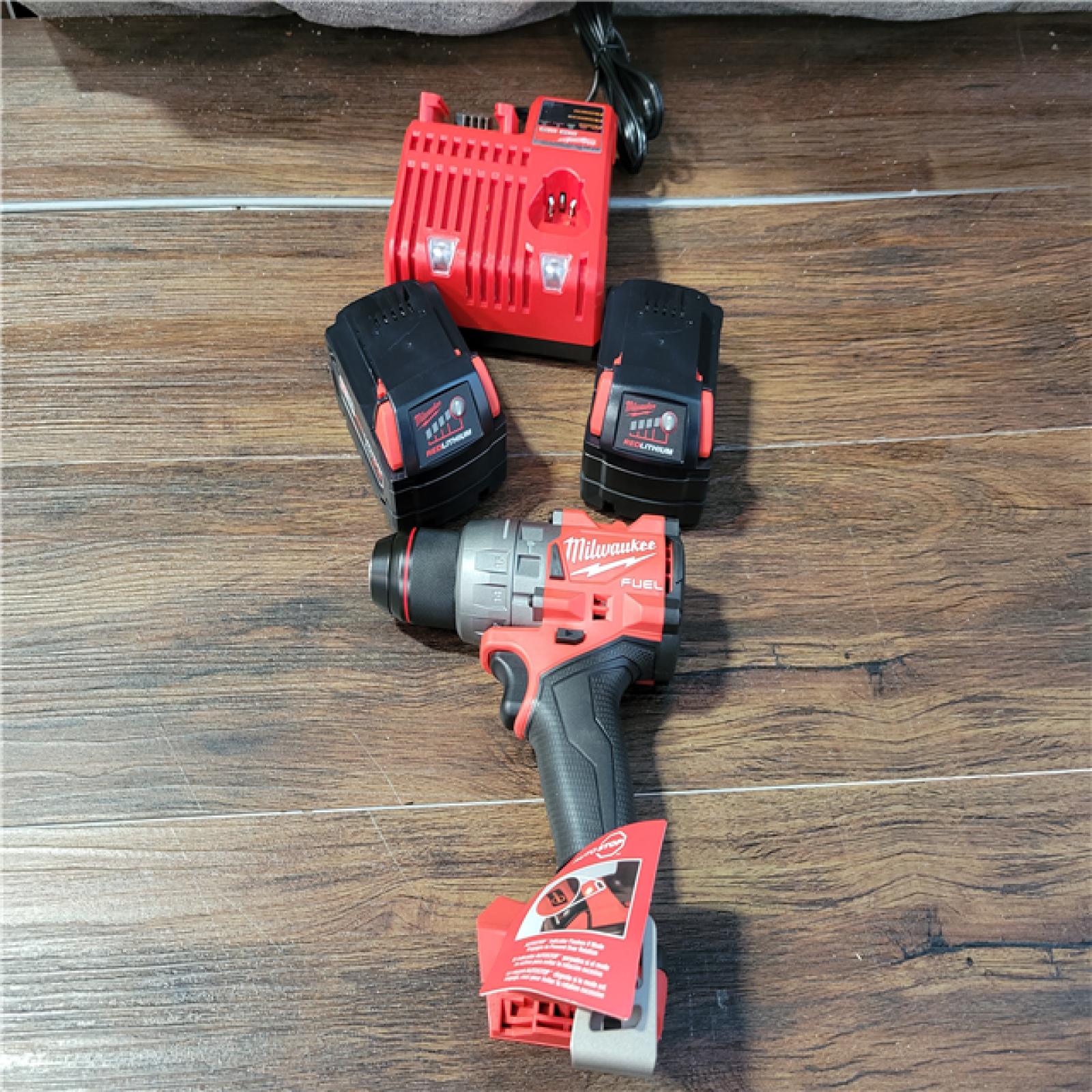 CALIFORNIA NEW MILWAUKEE M18 1/2 HAMMER DRILL/DRIVER KIT