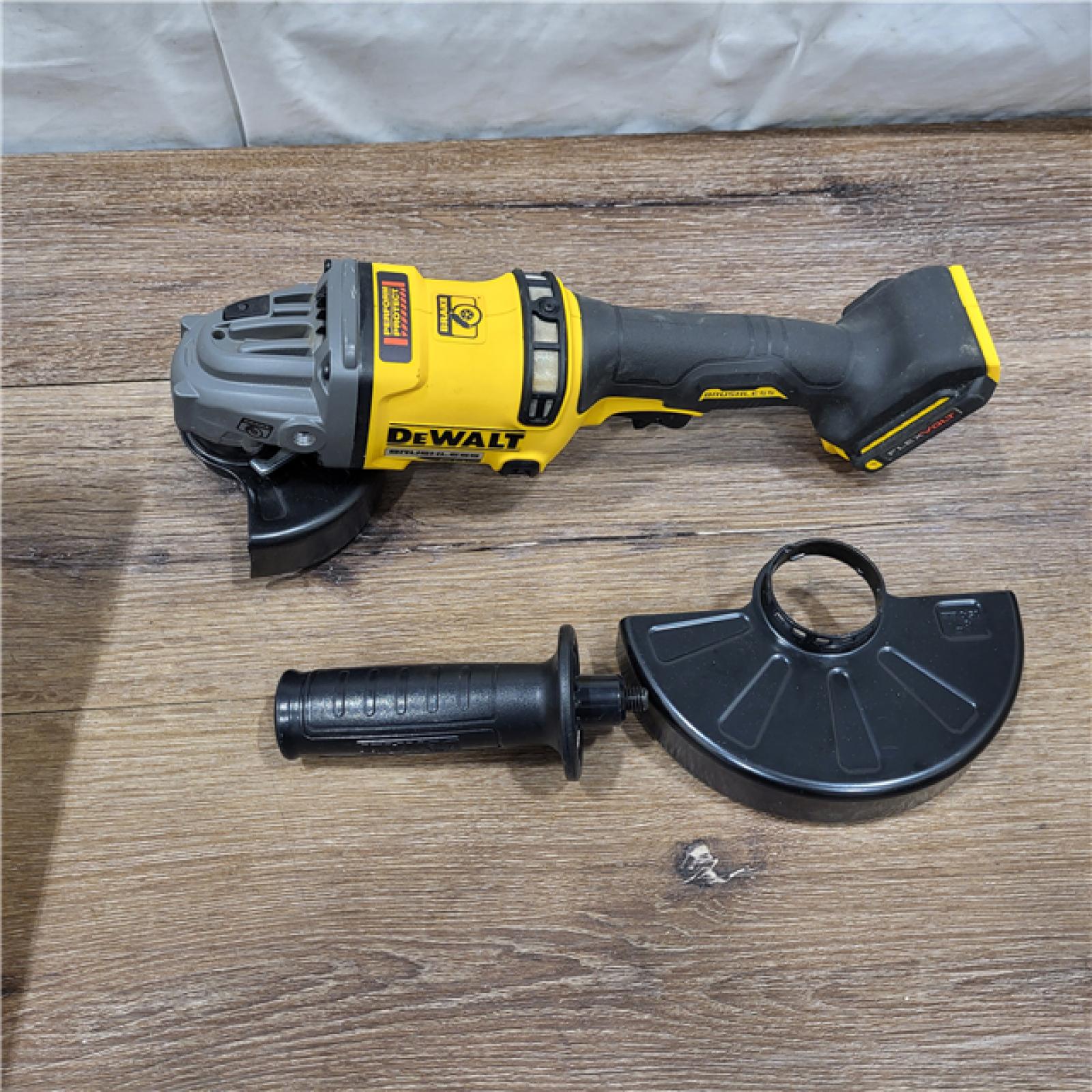 AS- IS DeWalt FLEXVOLT 60V MAX Cordless Grinder  4.5 - 6   9000 RPM  1 EA (115-DCG418B)