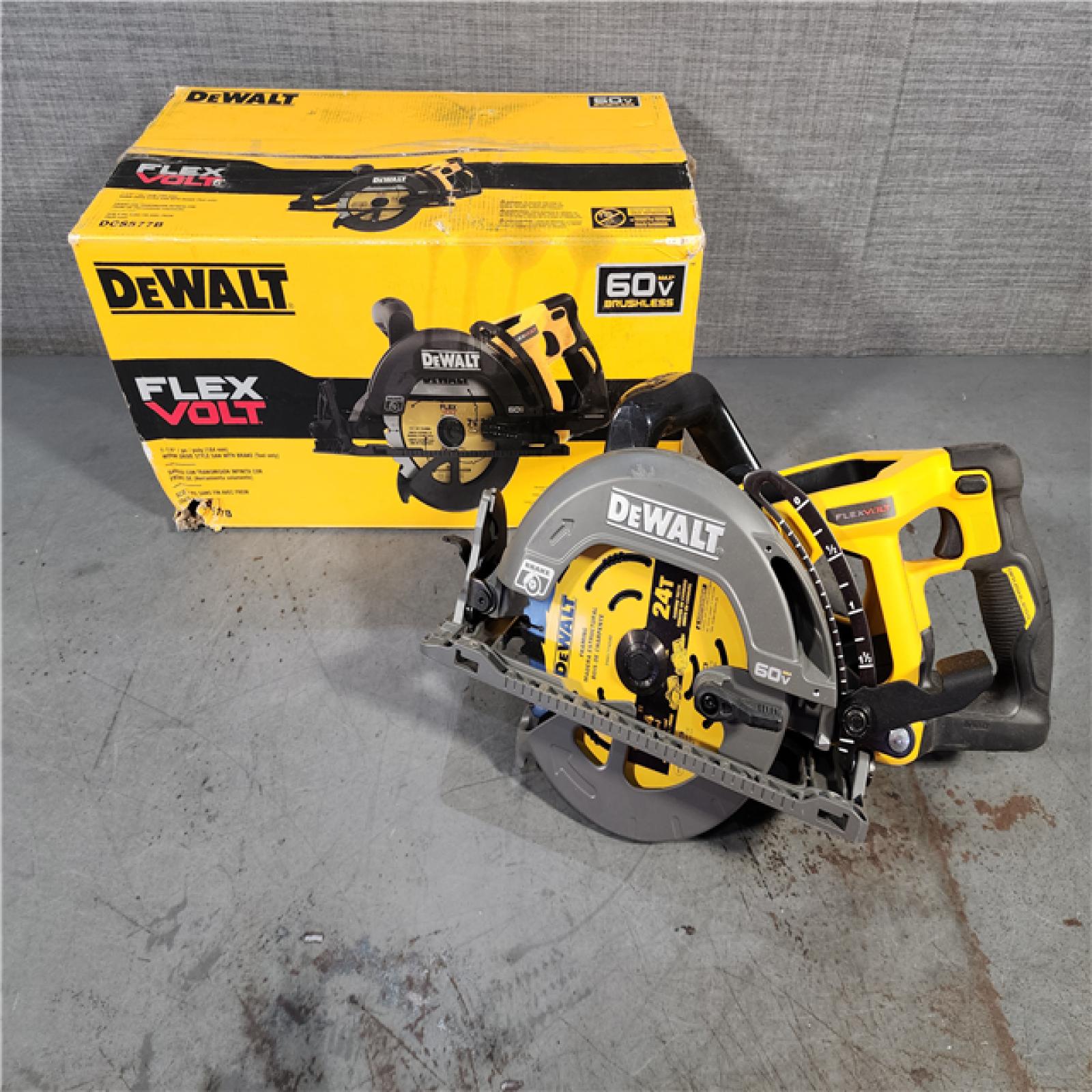 HOUSTON LOCATION - AS-IS DEWALT FLEXVOLT 60V MAX Cordless Brushless 7-1/4 in. Wormdrive Style Circular Saw (Tool Only)