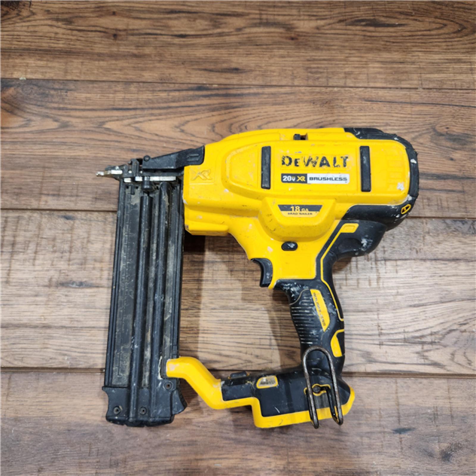 AS-IS DEWALT 20V MAX XR 18 Gauge Brad Nailer Kit