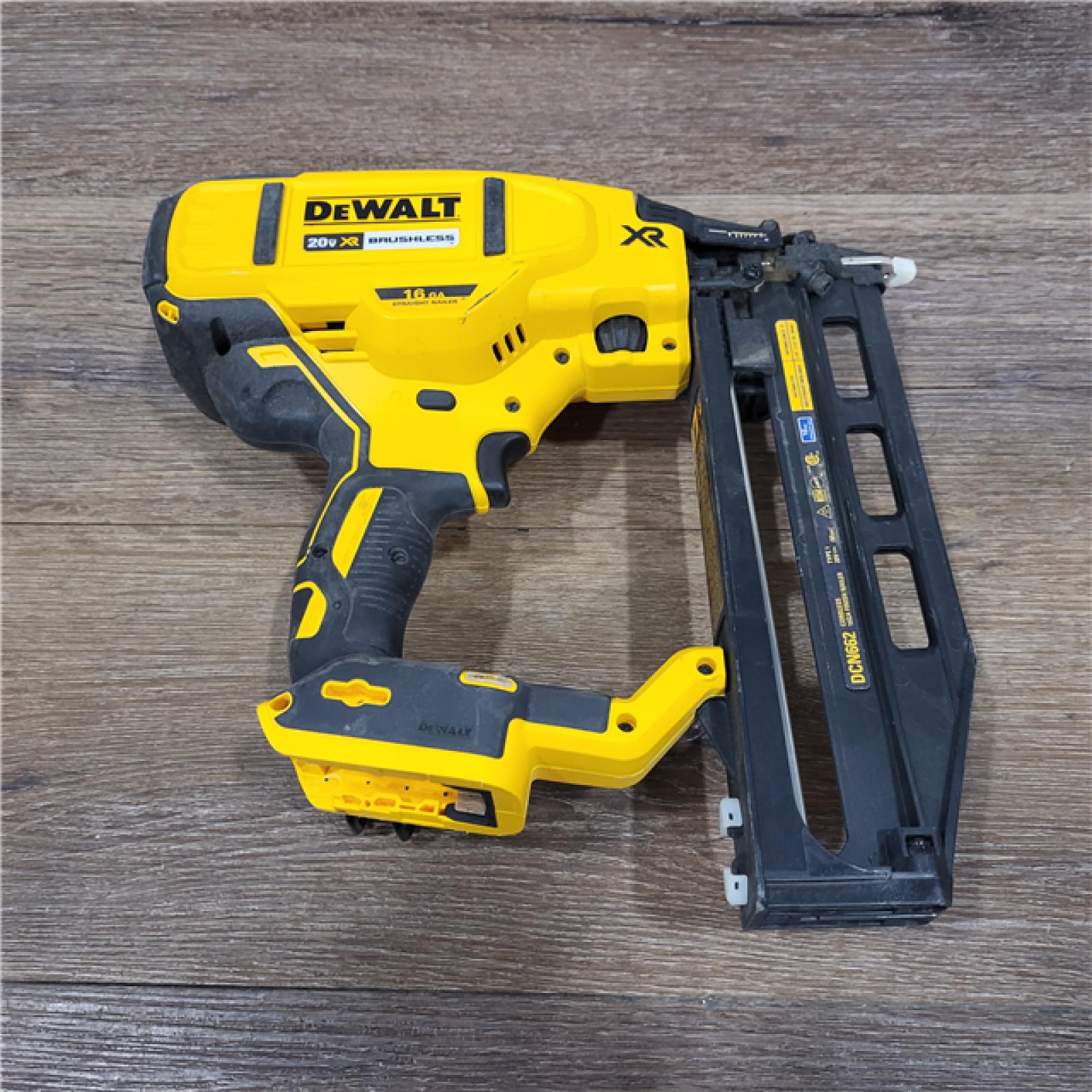 AS-IS 20V MAX XR 16-Gauge Lithium-Ion Cordless Finish Nailer (Tool Only)