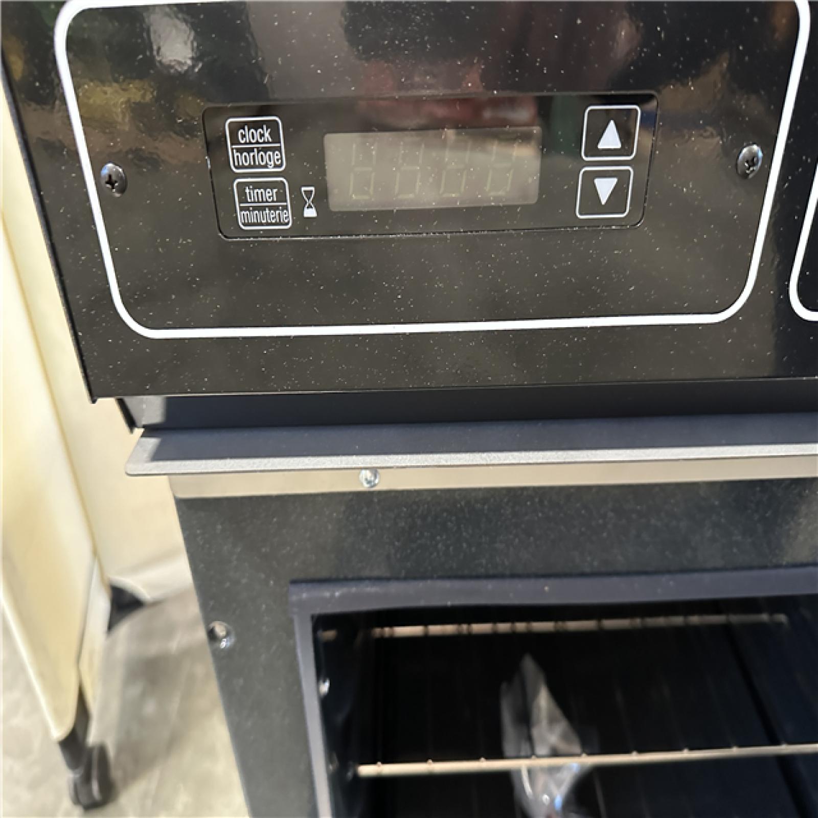 California AS-IS SUMMIT Wall Oven in Black Model TTM7212DK