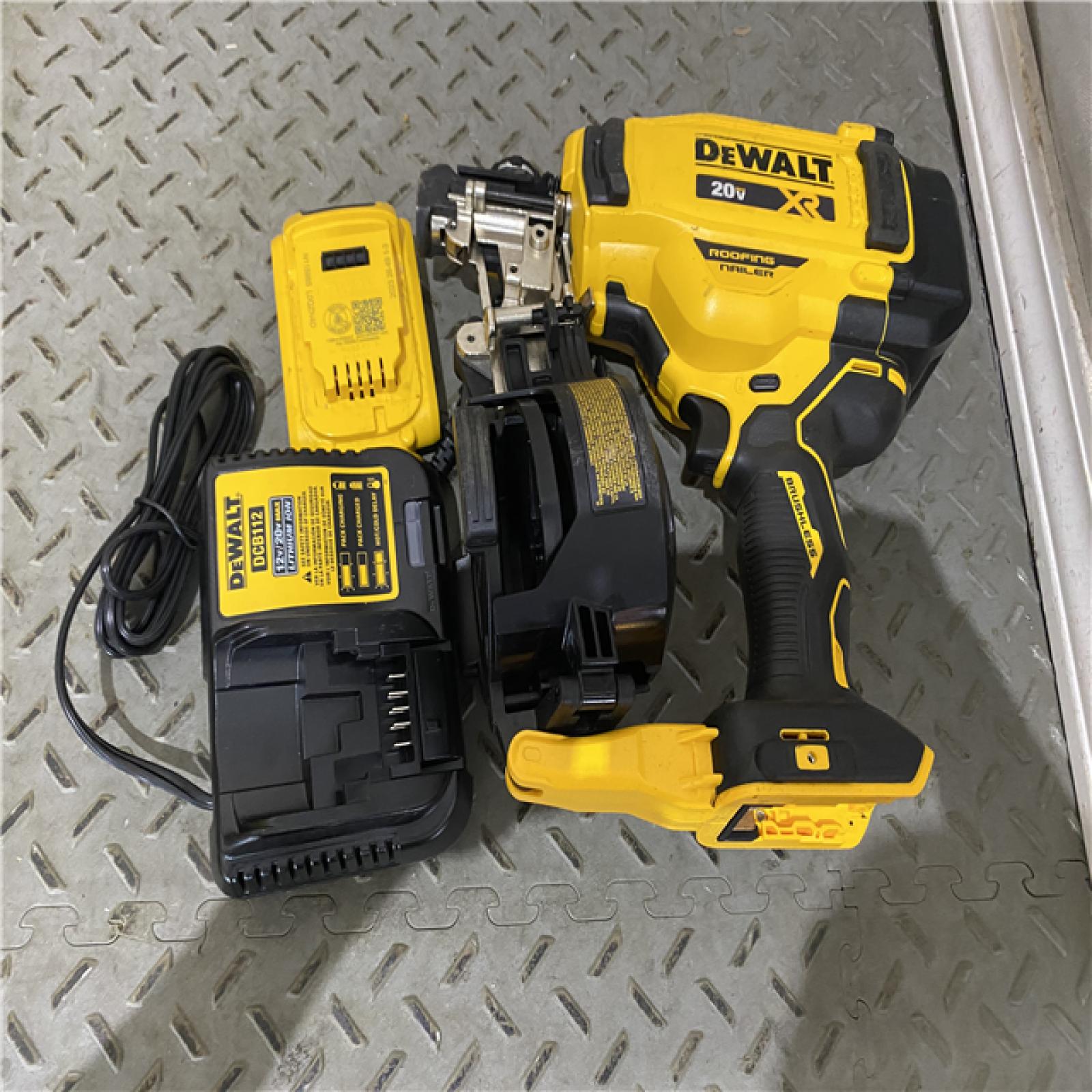 Houston location AS-IS DEWALT Stanley  Black & Decker 2007898 Roofing Nailer Cordless