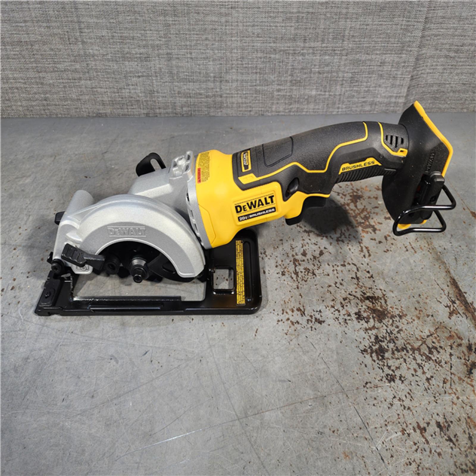 HOUSTON LOCATION - AS-IS DEWALT ATOMIC 20V MAX Cordless Brushless 4-1/2 in. Circular Saw (Tool Only)