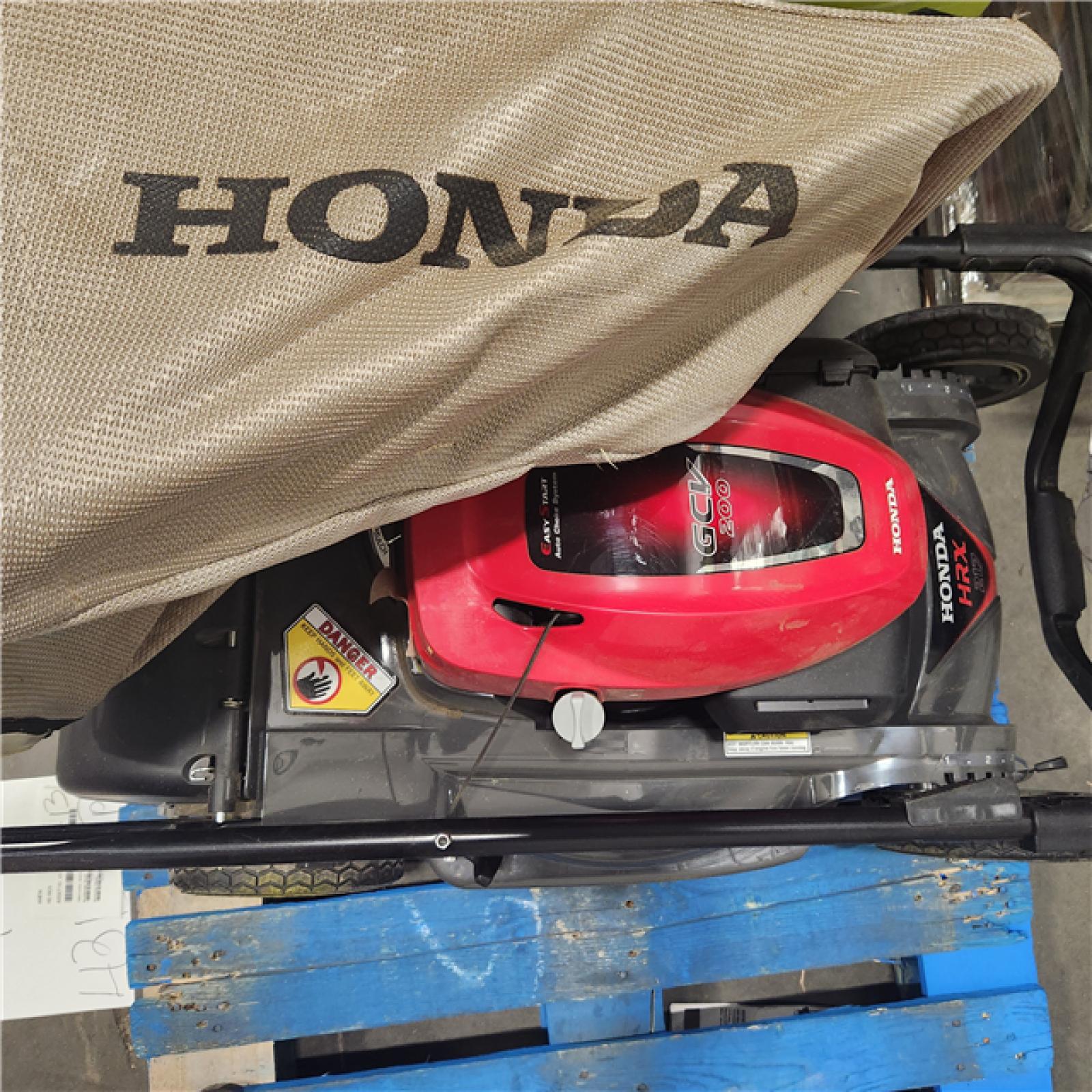 Dallas Location - As-Is Honda HRX217VKA Mower | 21