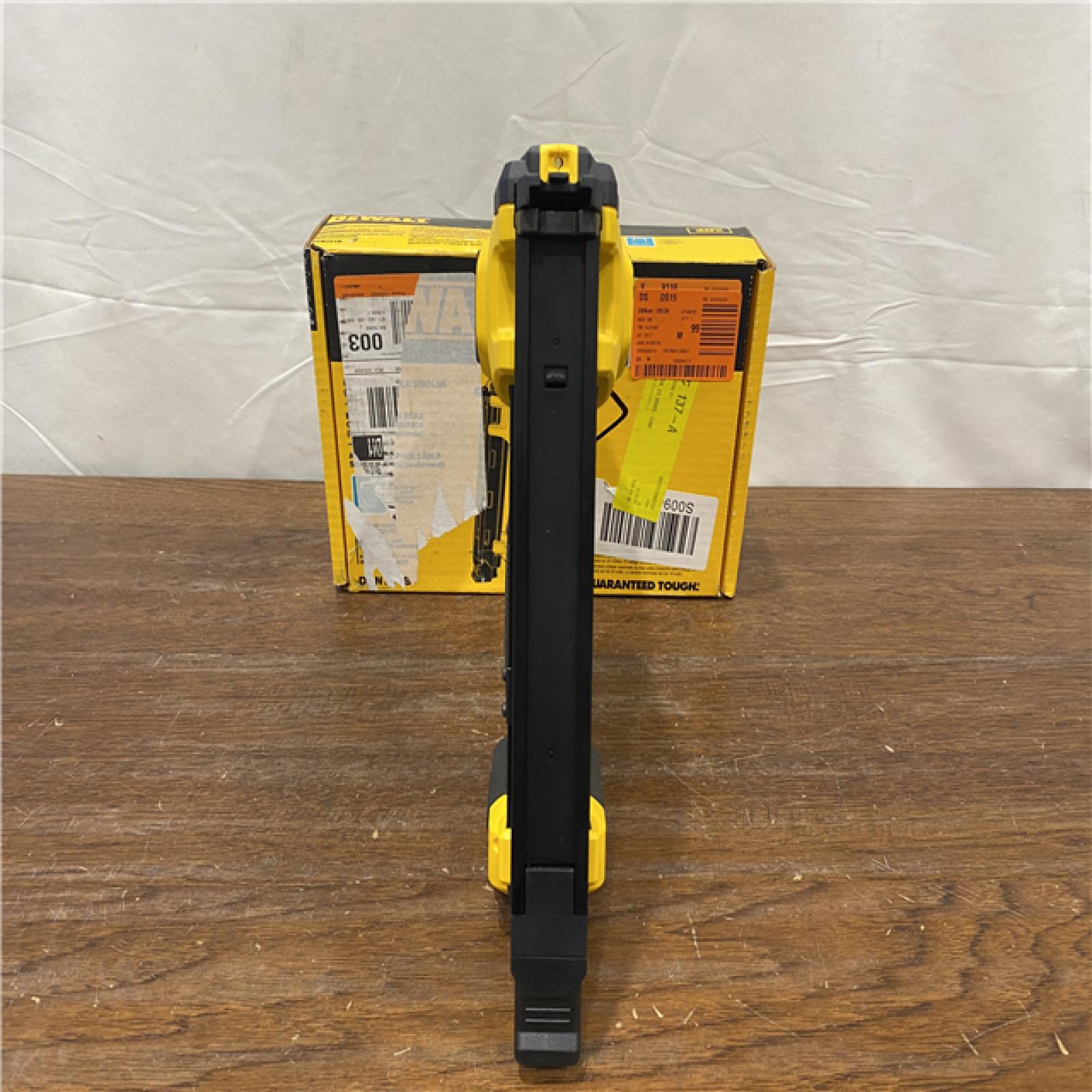 AS-IS DeWalt 20-Volt MAX Lithium-Ion Cordless Cable Stapler (Tool-Only)