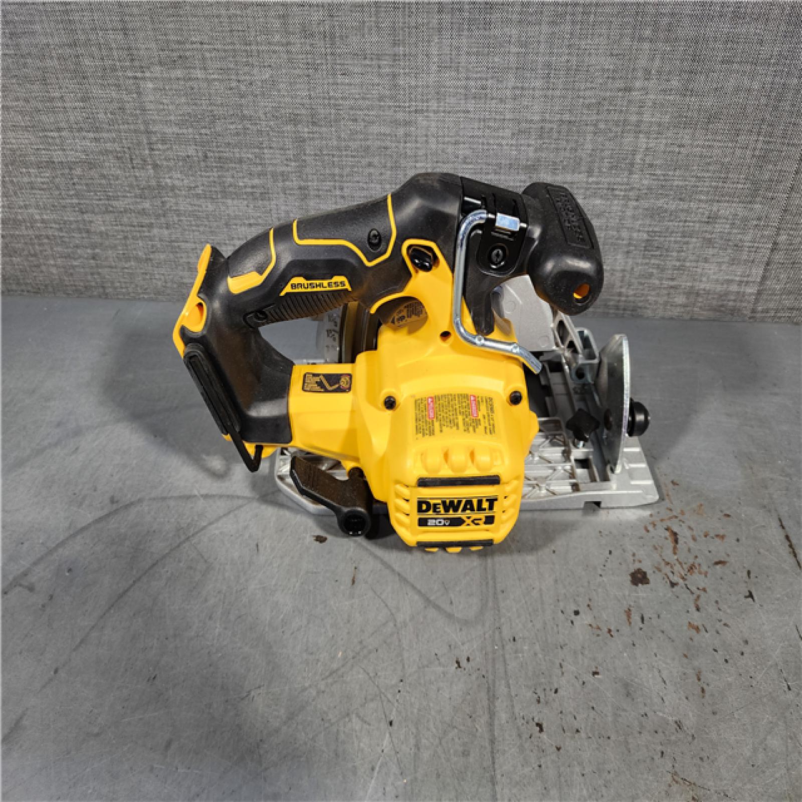 HOUSTON LOCATION - AS-IS DeWALT DCS565B 20V Max Brushless 6.5   Cordless Circular Saw (TOOL ONLY)