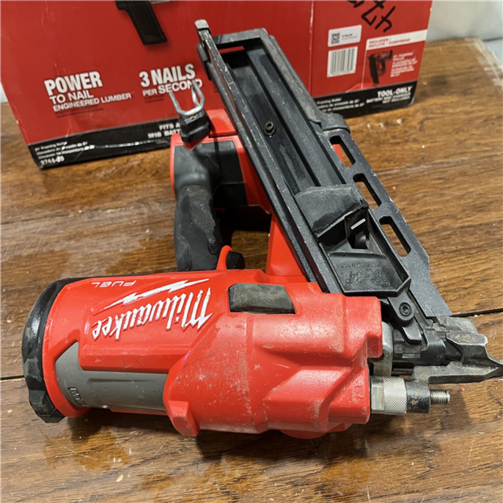 AS-IS - Milwaukee 2744-20 M18 FUEL 3-1/2 in. 18-Volt 21-Degree Lithium-Ion Brushless Cordless Framing Nailer (Tool-Only)