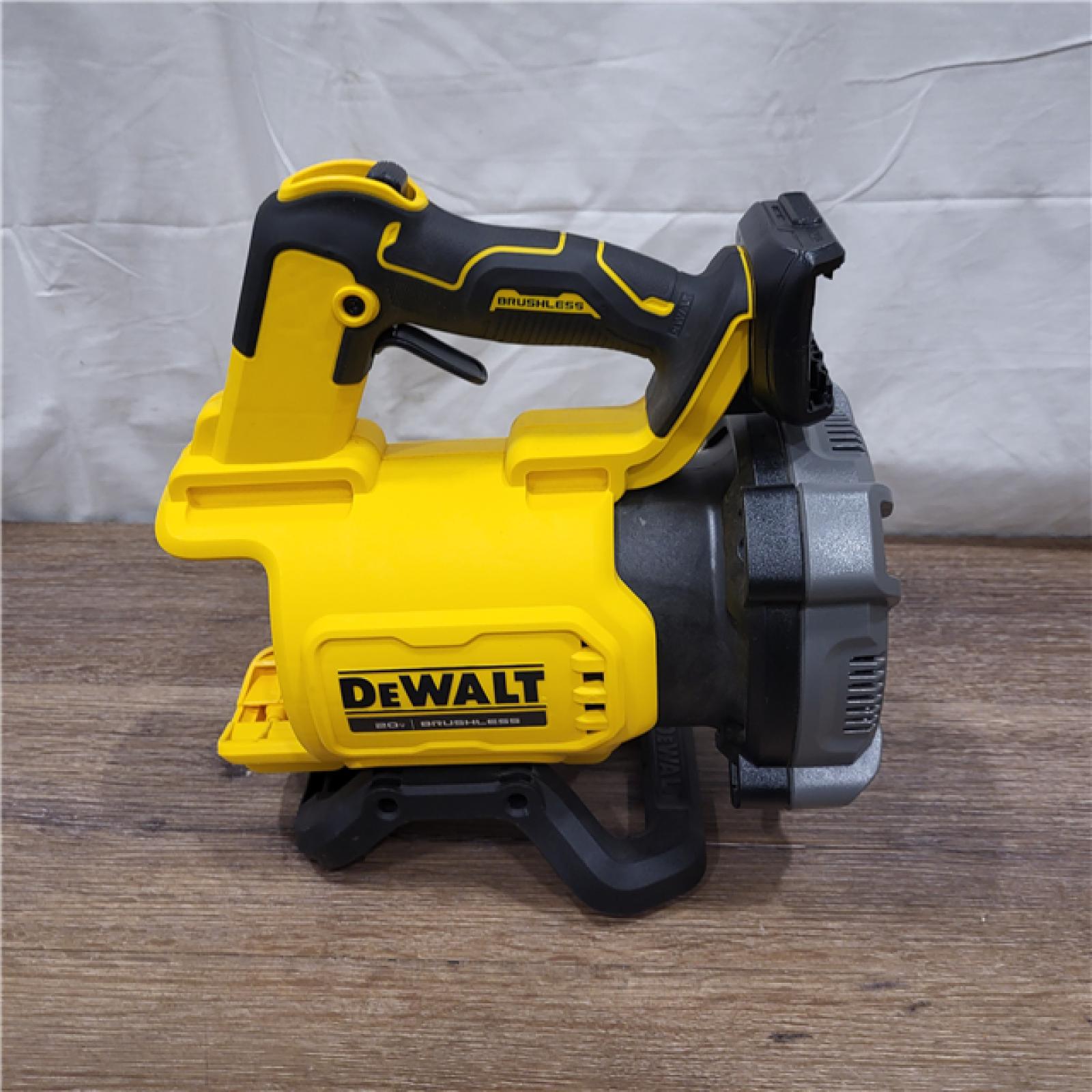 AS-IS DEWALT 20V MAX* XR Brushless Cordless Handheld Blower Kit