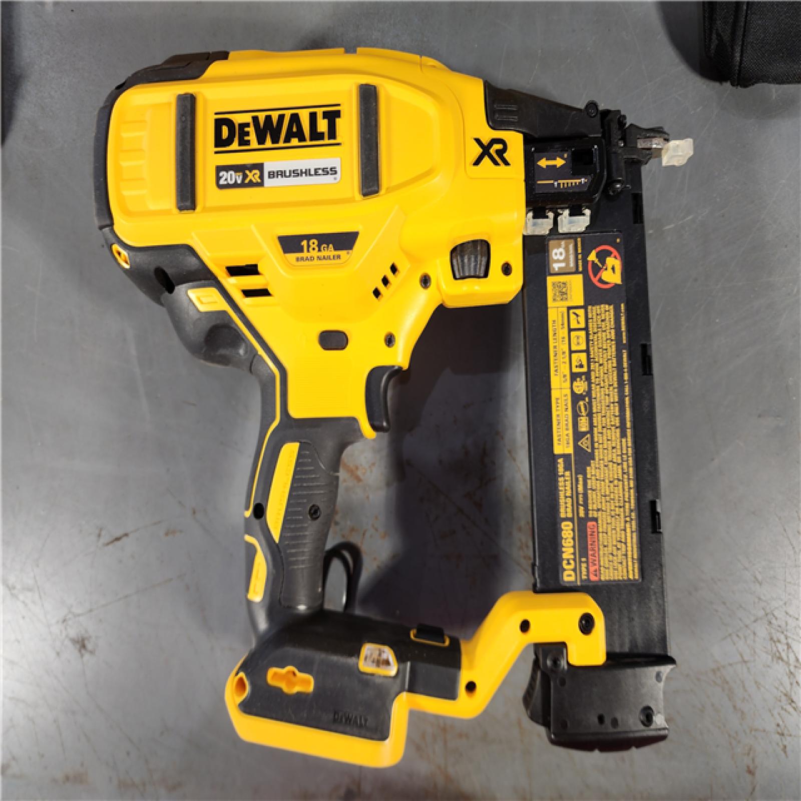 HOUSTON LOCATION - AS-IS DEWALT 20V MAX XR 18 Gauge Brad Nailer Kit