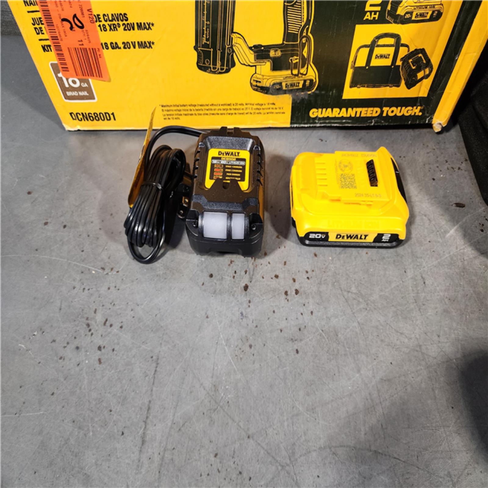 HOUSTON LOCATION - AS-IS DEWALT 20V MAX XR 18 Gauge Brad Nailer Kit