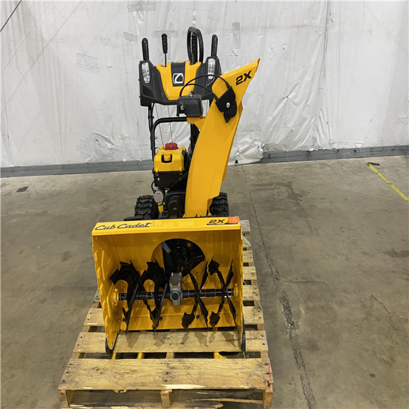 Houston Location - AS-IS Cub Cadet 2x 26'' in Snow Blower