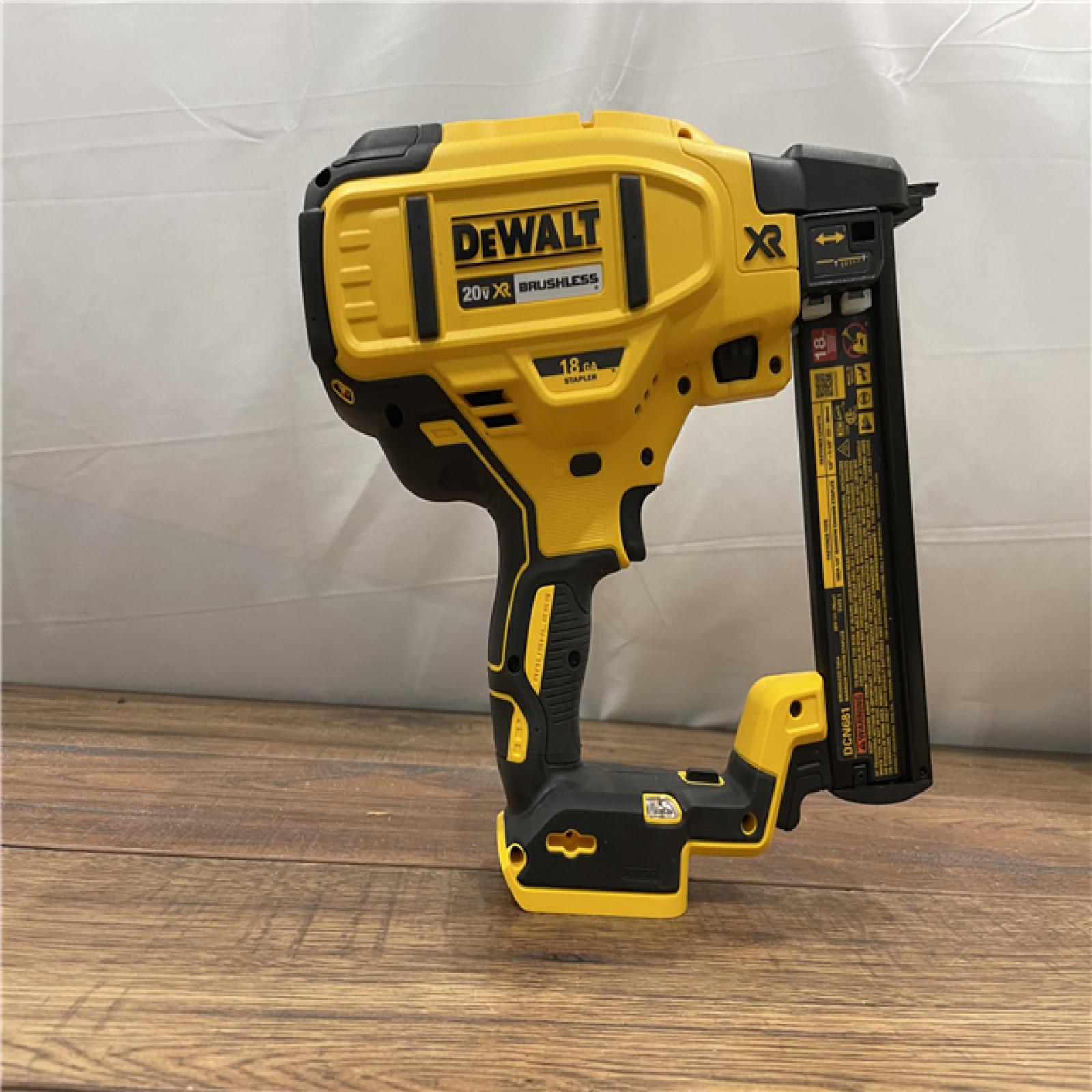 AS-IS DEWALT 20V MAX XR Lithium-Ion Cordless 18-Gauge Narrow Crown Stapler Kit