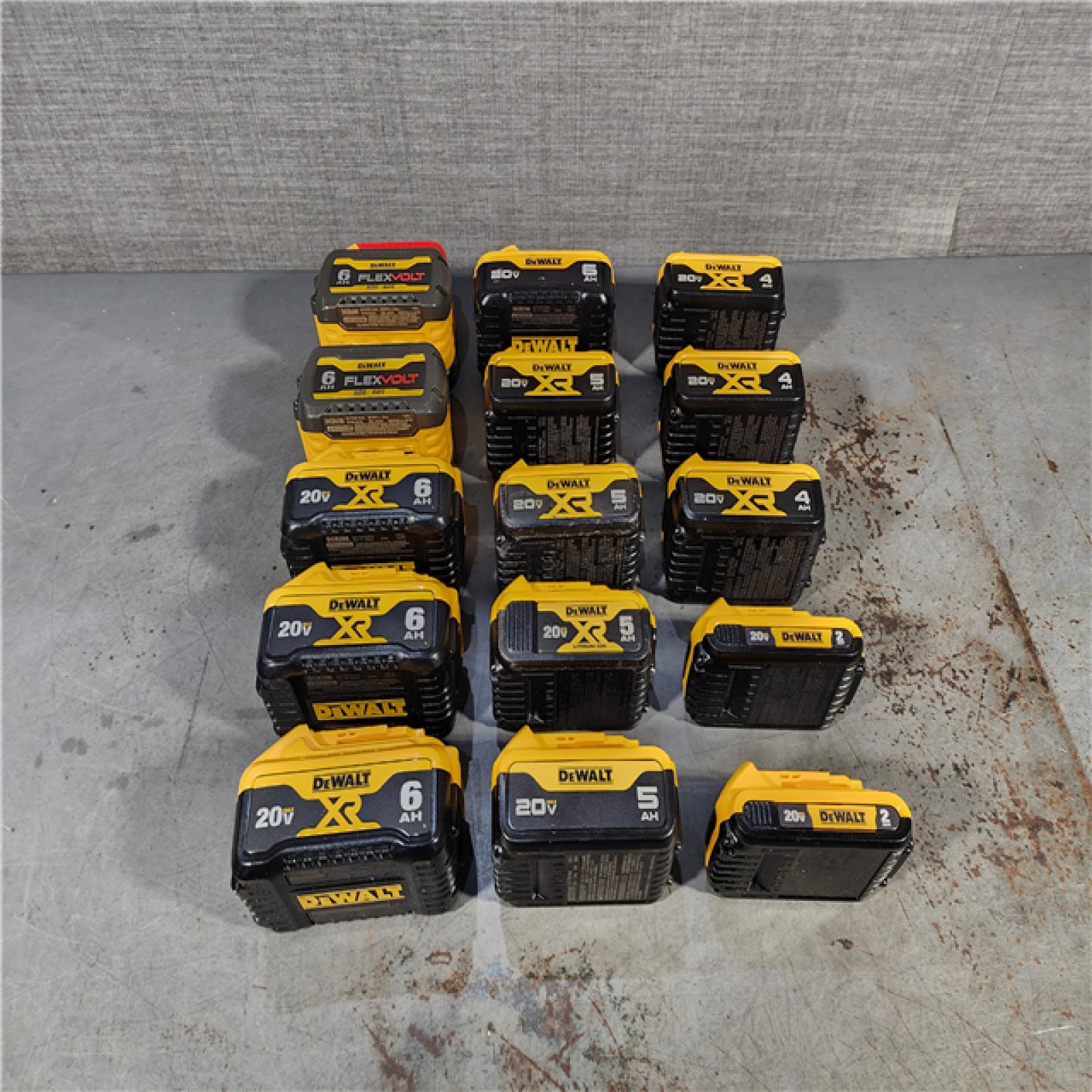 HOUSTON LOCATION - AS-IS DEWALT BATTERY PACK QTY - 15