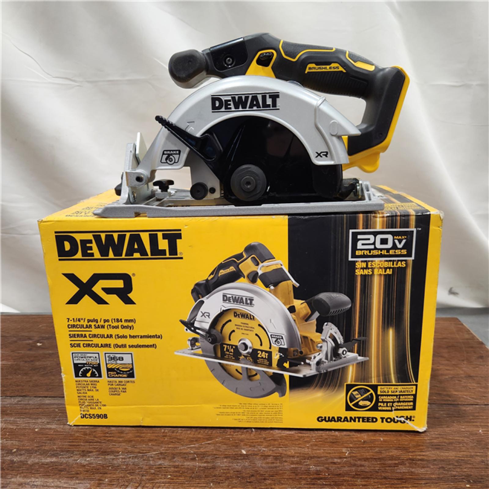 AS-IS DEWALT 20-Volt MAX 7-1/4 in. Cordless Circular Saw (Tool Only)