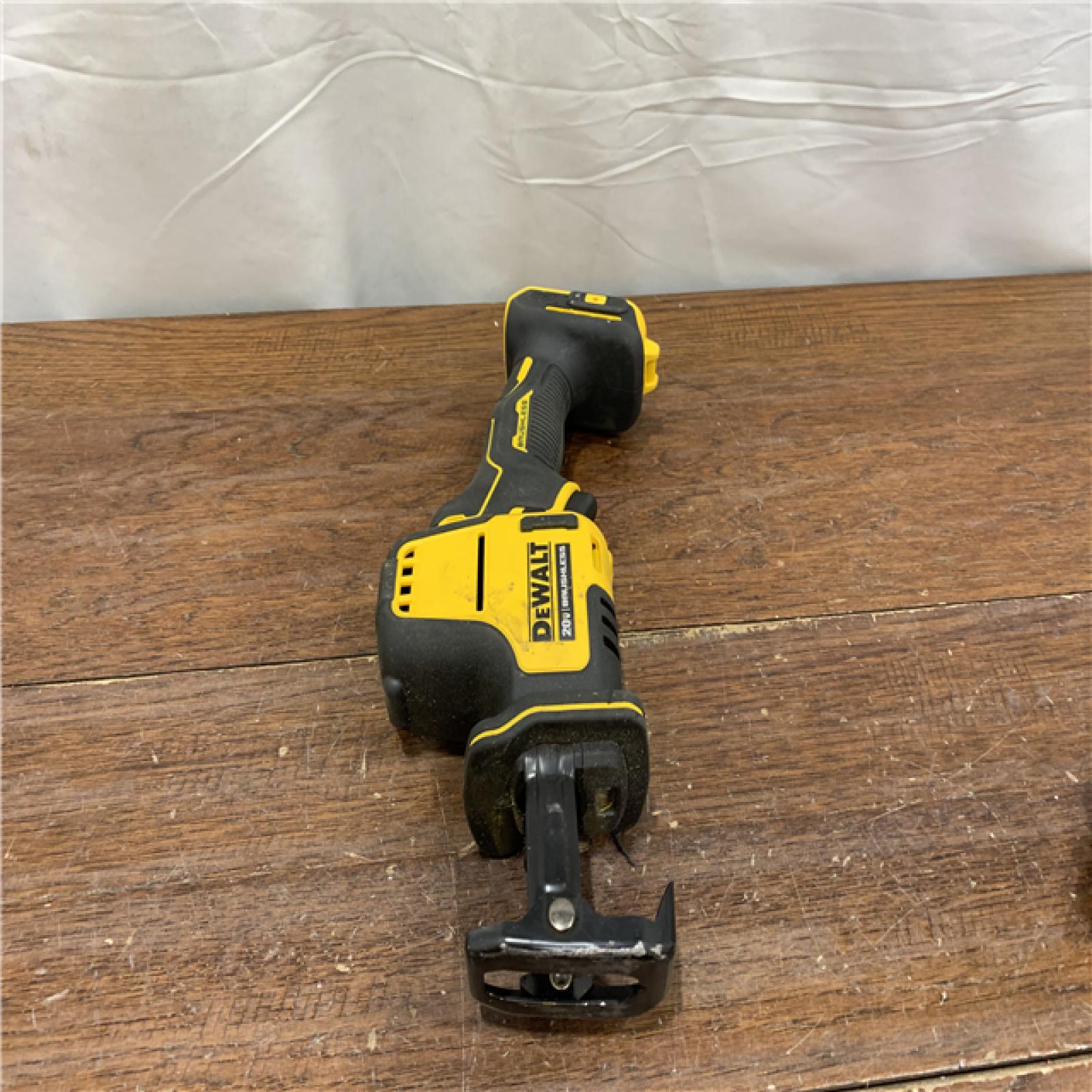 AS-ISDewalt DCS369B ATOMIC 20V MAX Cordless One-Handed Reciprocating Saw (Tool Only)