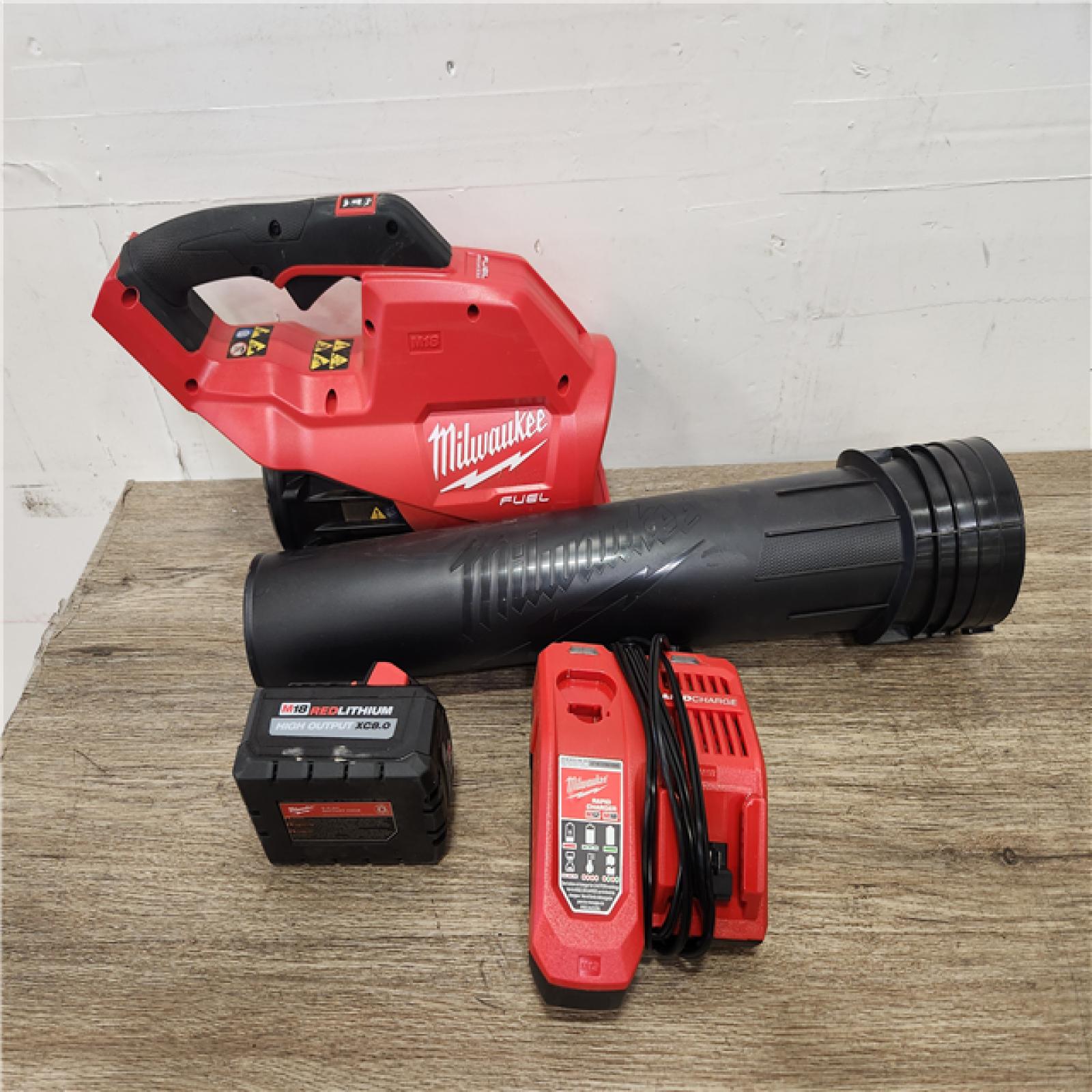 Phoenix Location Appears NEW Milwaukee M18 FUEL 120 MPH 450 CFM 18V Lithium-Ion Brushless Cordless Handheld Blower Kit with 8.0 Ah Battery, Rapid Charger 2724-21HD