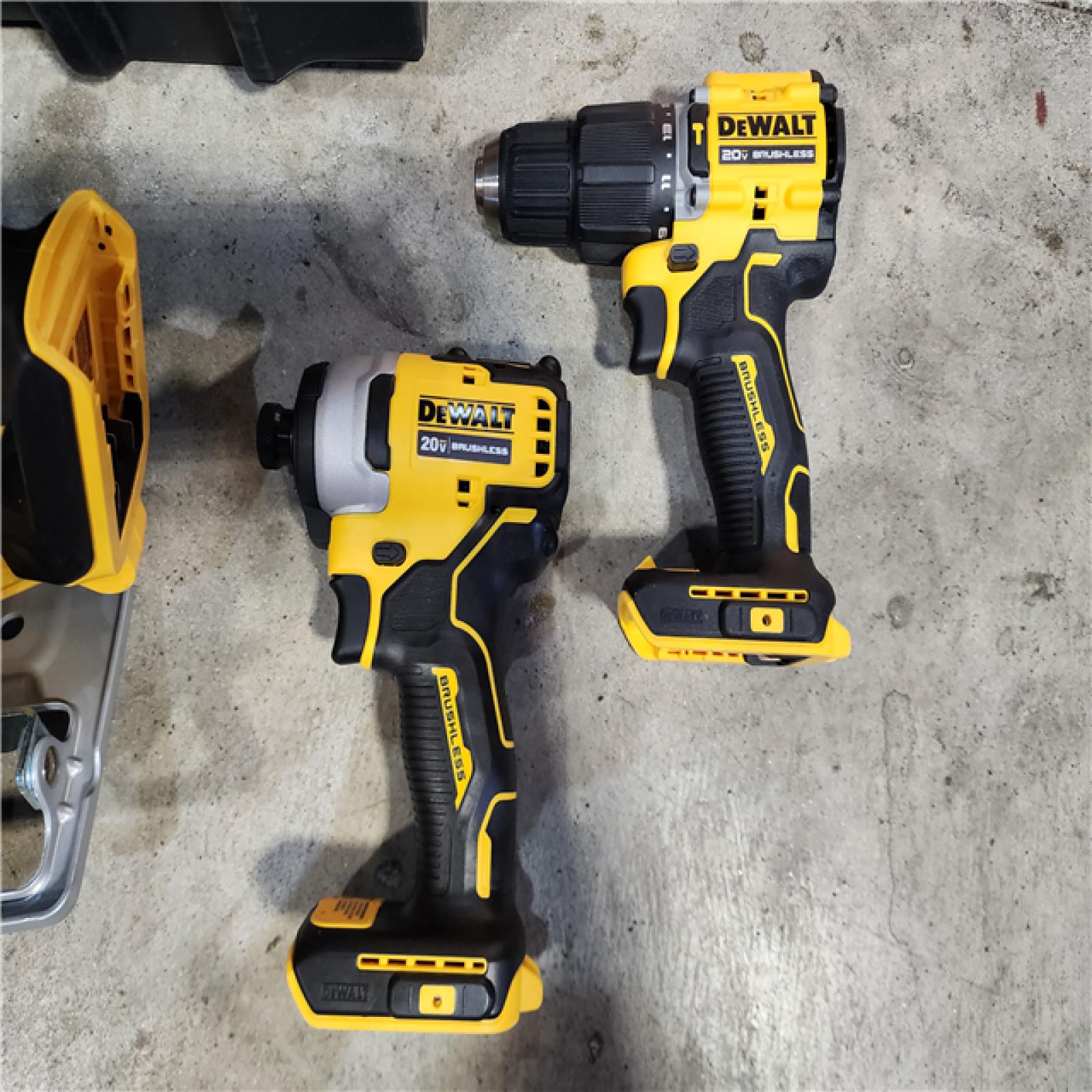 HOUSTON LOCATION - AS-IS (APPEARS LIKE NEW) Dewalt 20-Volt MAX ToughSystem Lithium-Ion 6-Tool Cordless Combo Kit