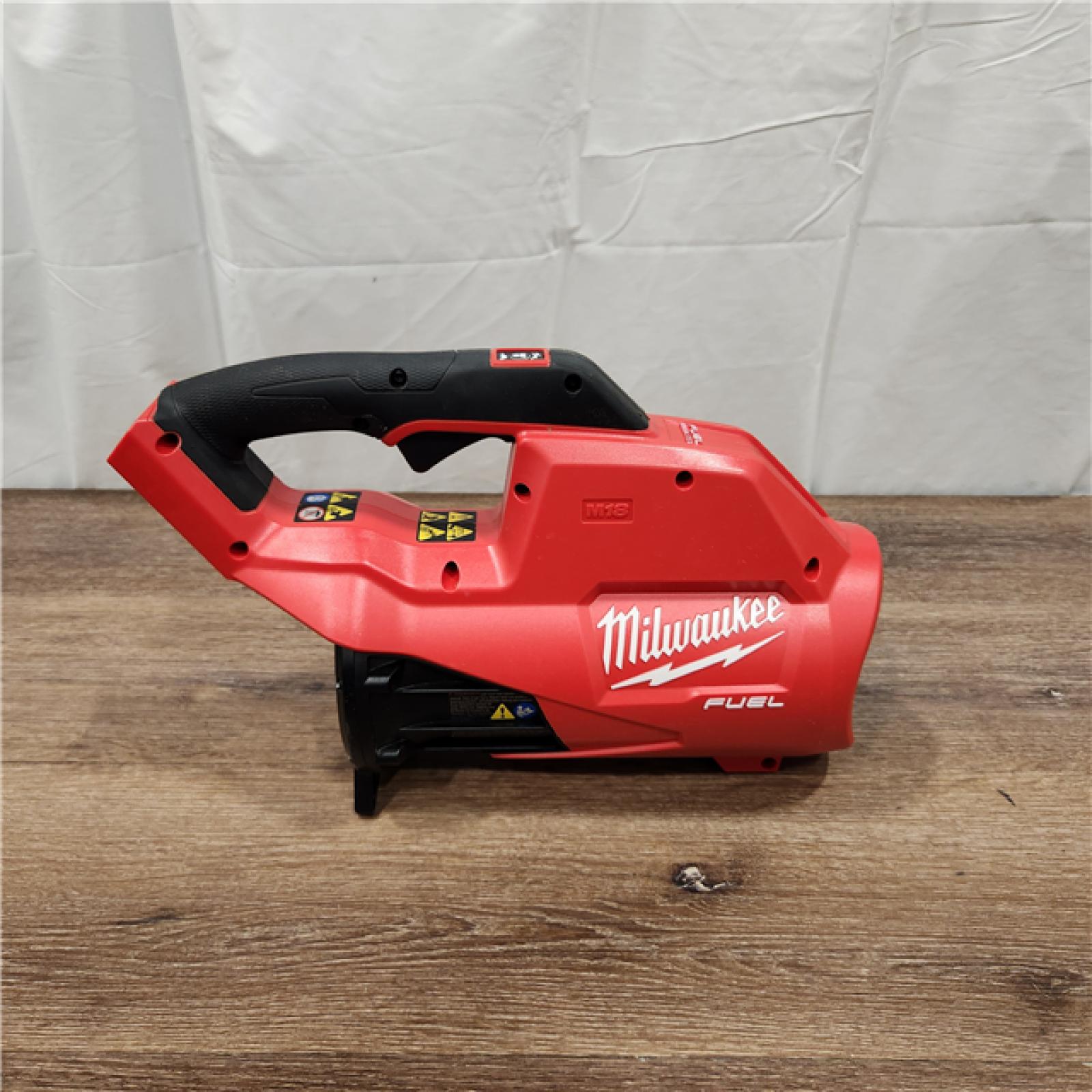 AS-IS M18 FUEL 120 MPH 450 CFM 18V Lithium-Ion Brushless Cordless Handheld Blower Kit with 8.0 Ah Battery, Rapid Charger