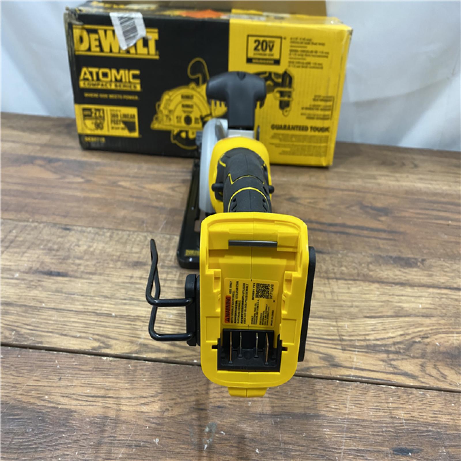 AS IS DEWALT ATOMIC 20V MAX Cordless Brushless 4-1/2 in. Circular Saw (Tool Only)