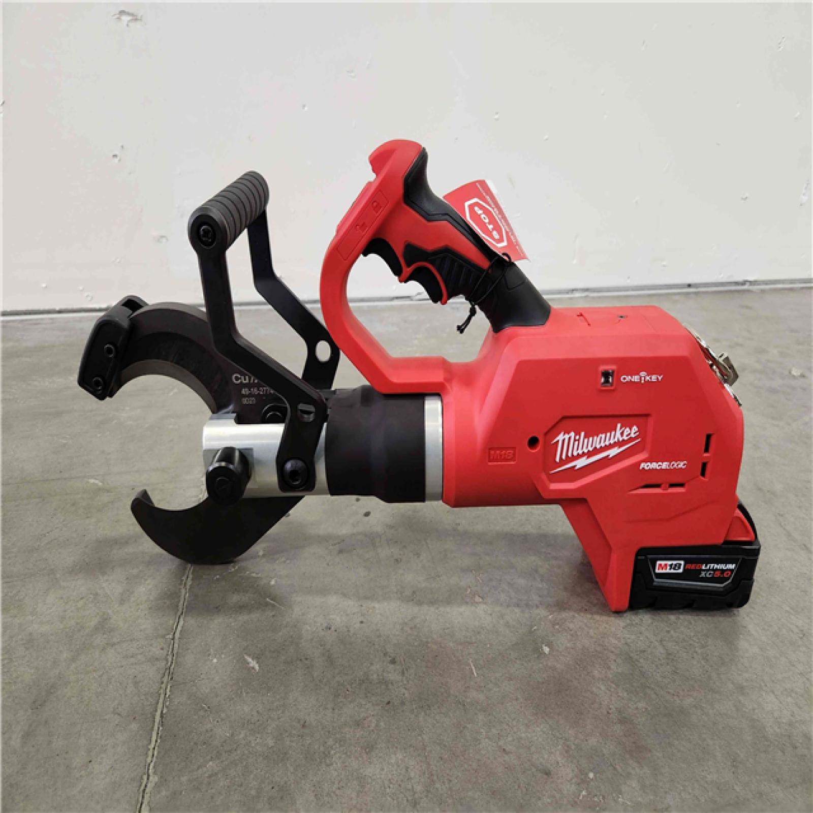 Phoenix Location NEW Milwaukee M18 18V Lithium-Ion Cordless FORCE LOGIC 3 in. Underground Cable Cutter W/ (1) 5.0Ah Battery, Charger, Tool Bag 2776-21