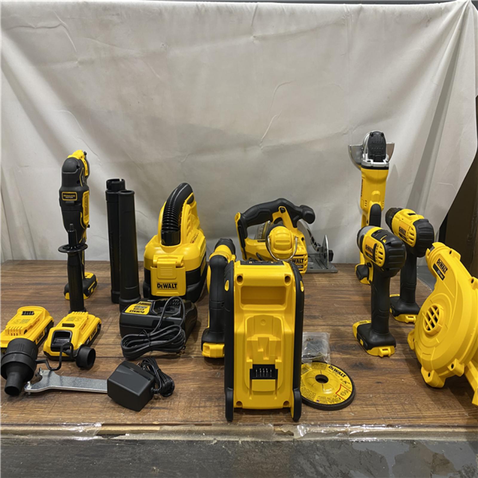 AS IS DEWALT 20V MAX Lithium-Ion Brushed Cordless (10-Tool) Combo Kit