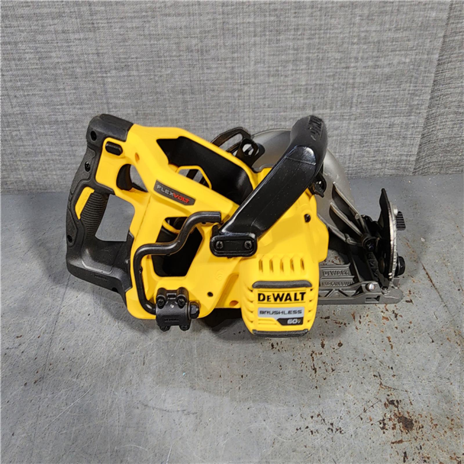 HOUSTON LOCATION - AS-IS (APPEARS LIKE NEW) DEWALT FLEXVOLT 60V MAX Cordless Brushless 7-1/4 in. Wormdrive Style Circular Saw (Tool Only)