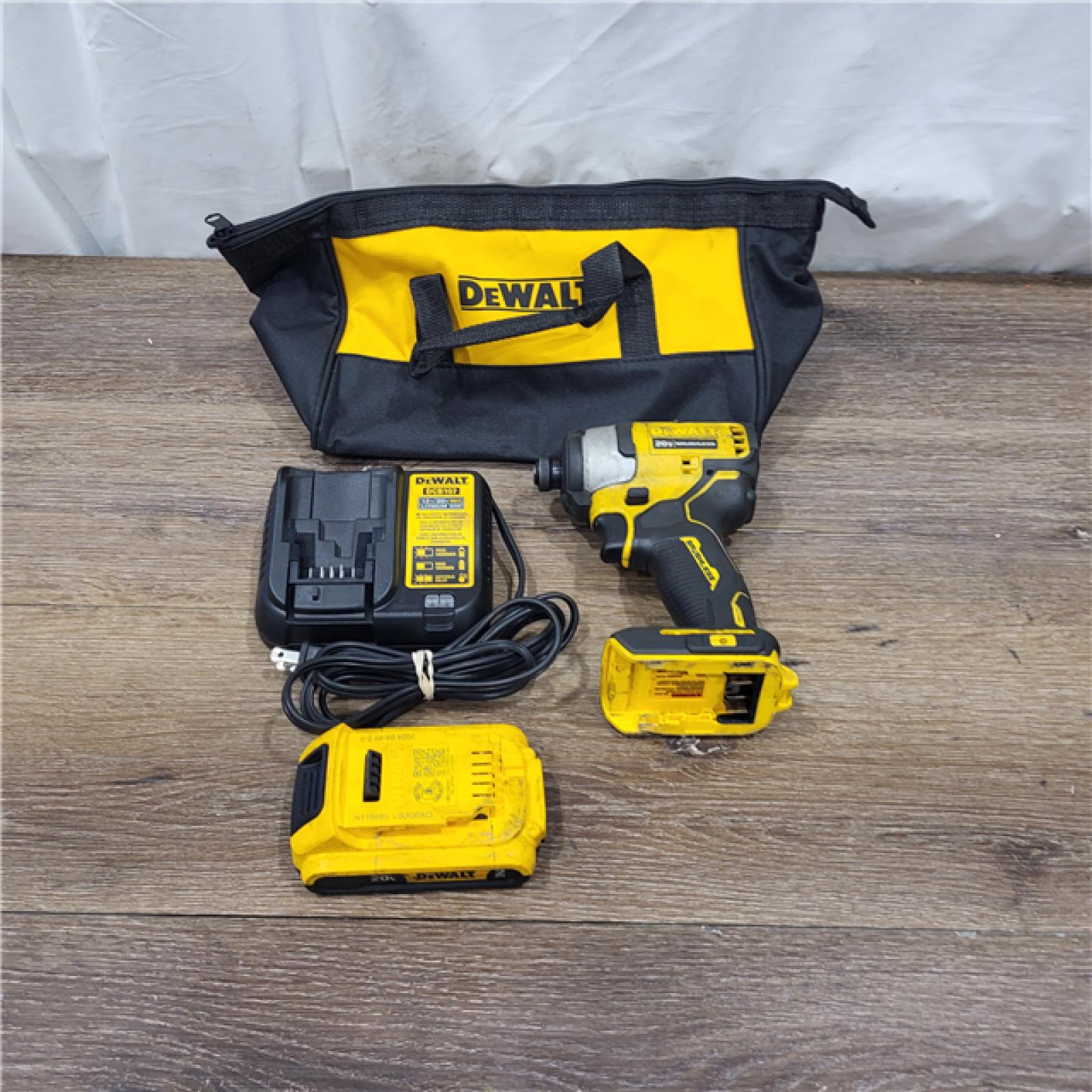 AS-IS DEWALT ATOMIC 20V MAX* Brushless Cordless Compact 1/4 in. Impact Driver Kit