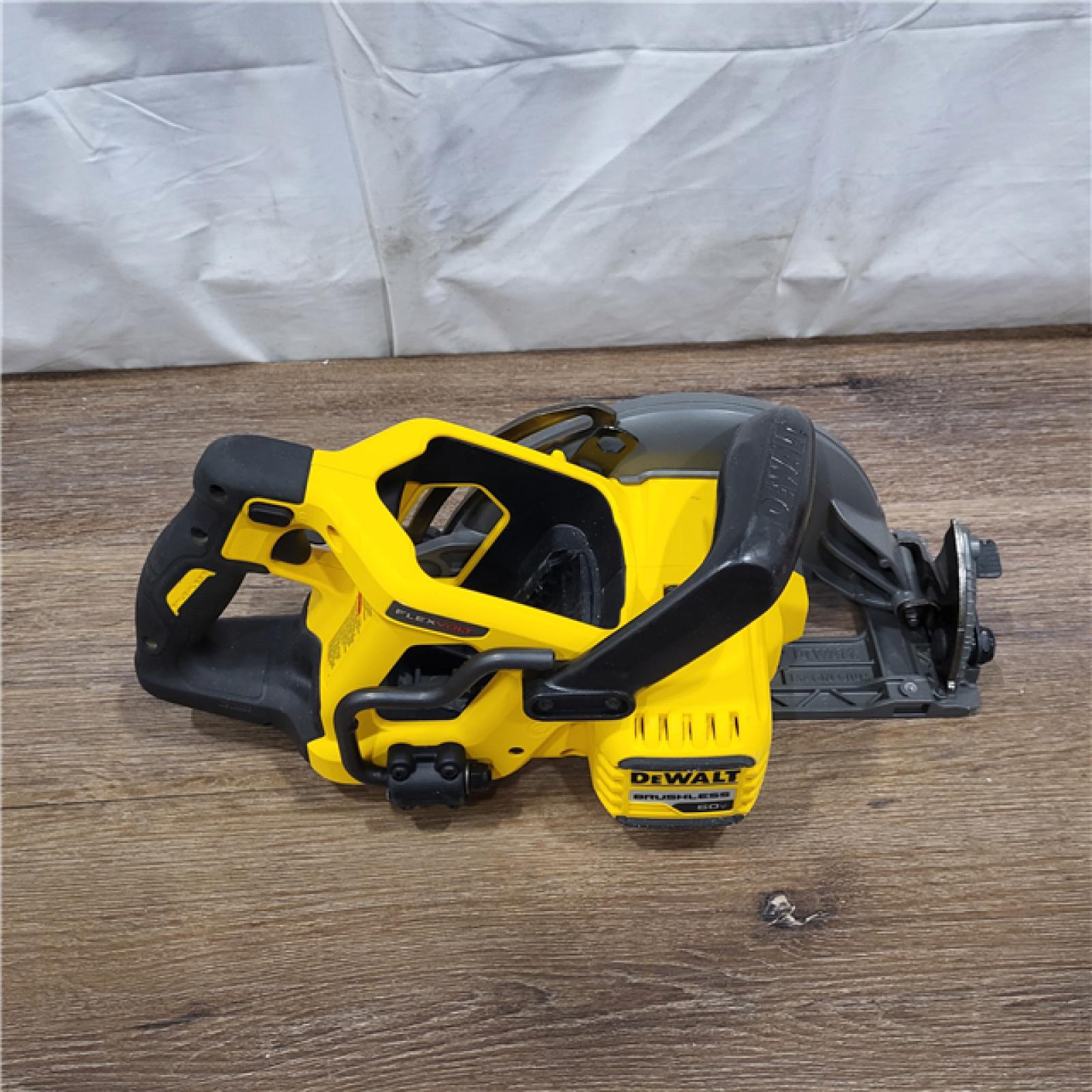 AS-IS DEWALT FLEXVOLT 60V MAX Cordless Brushless 7-1/4 in. Wormdrive Style Circular Saw (Tool Only)