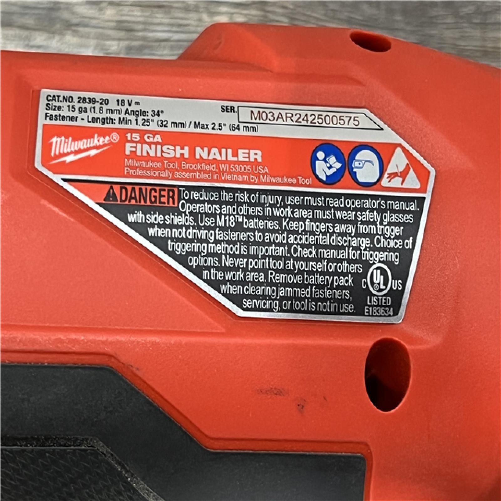 AS-IS Milwaukee 2839-20 M18 FUEL 15 Ga. 18 Volt Brushless Angled Finish Nailer