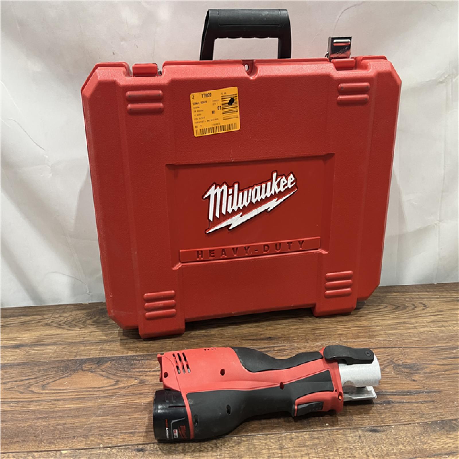 AS-IS Milwaukee M12 Force Logic Press Tool 1/2 in. to 1 in. Kit