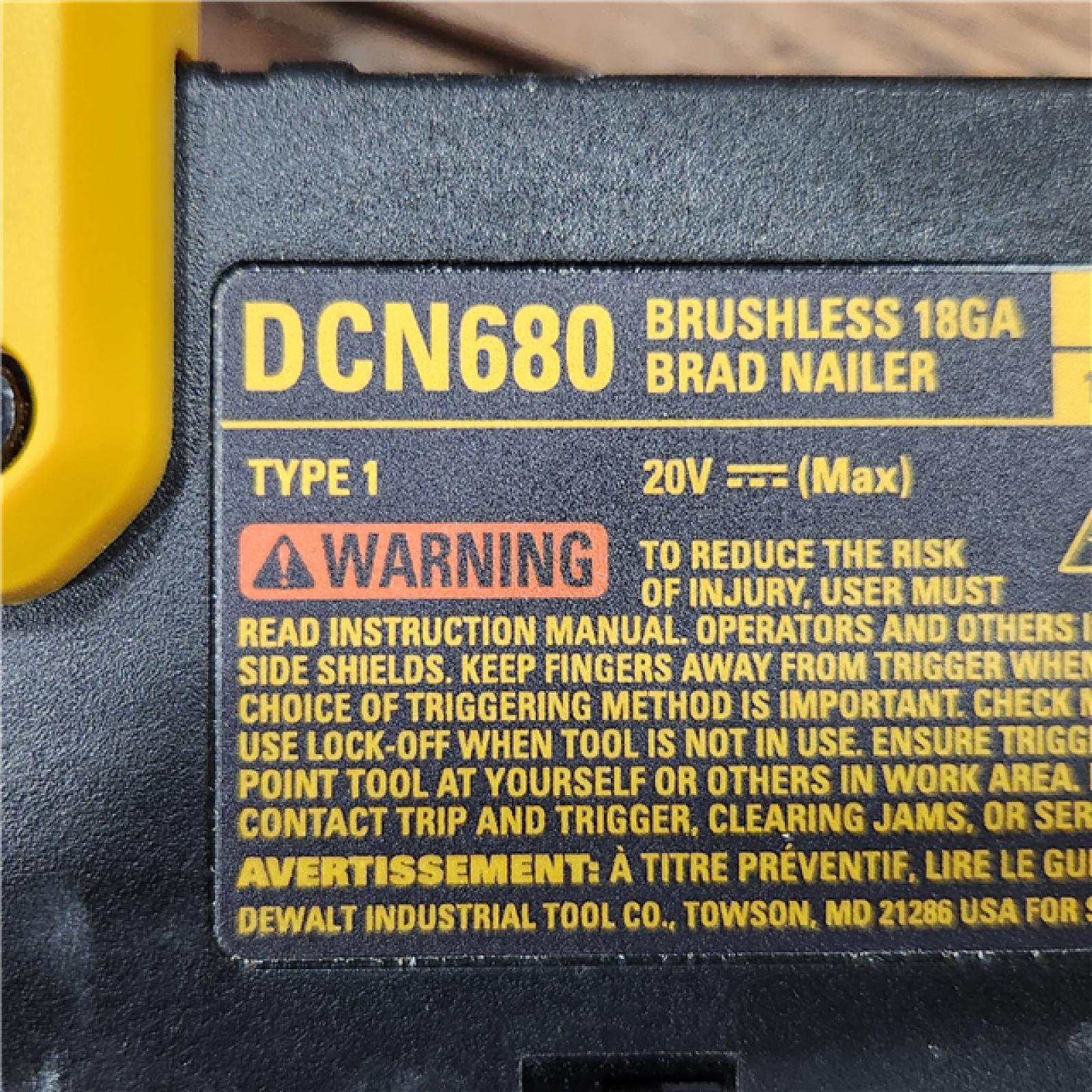 AS-IS DEWALT 20V MAX XR 18 Gauge Brad Nailer Kit