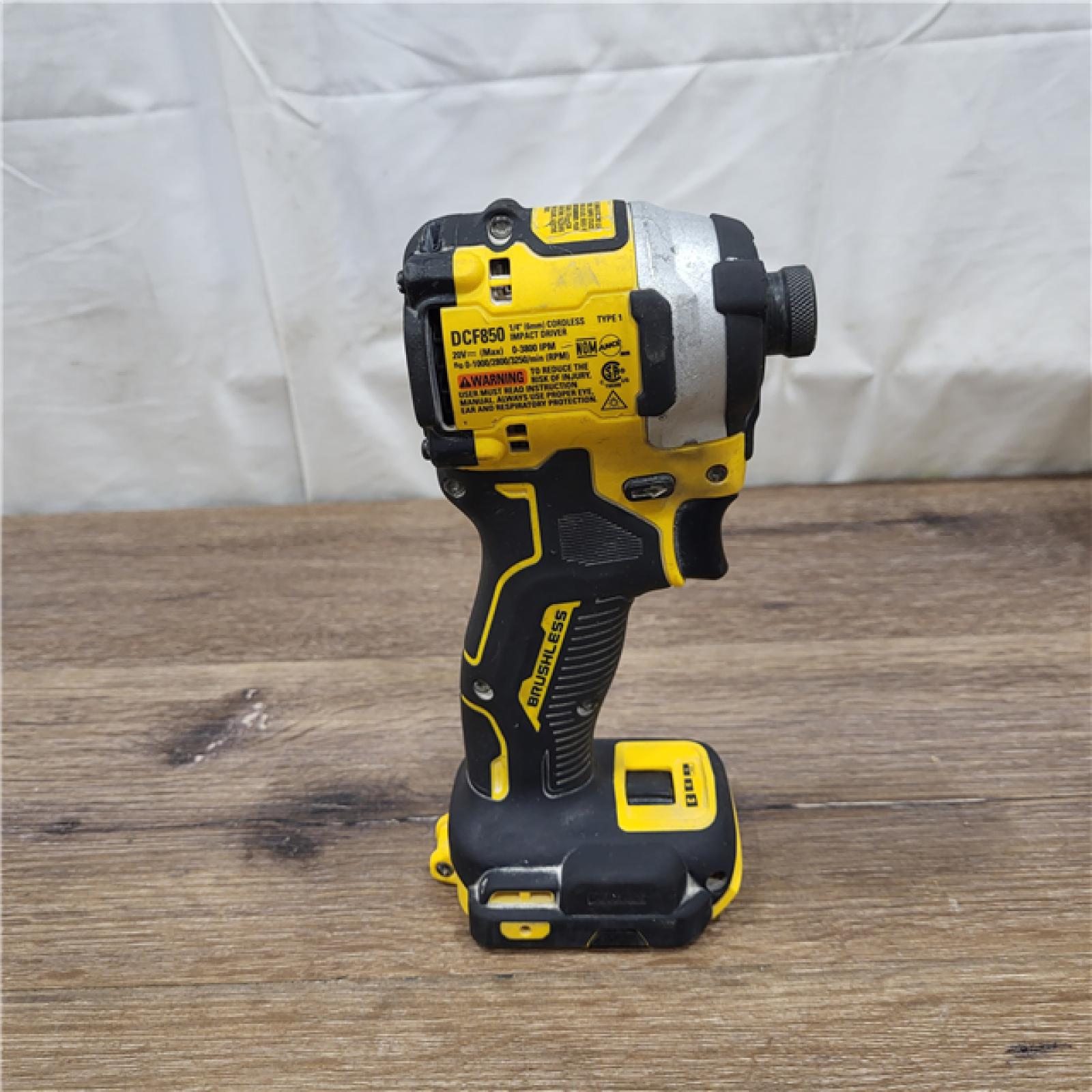 AS-IS ATOMIC 20V MAX Lithium-Ion Cordless 1/4 in. Brushless Impact Driver Kit, 5 Ah Battery, Charger, and Bag