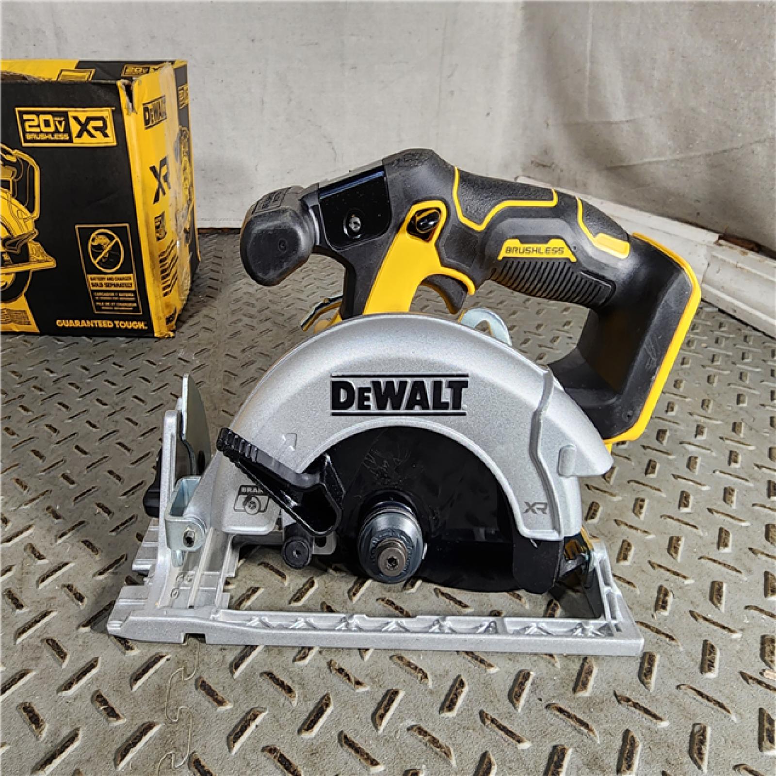 HOUSTON LOCATION - AS-IS (APPEARS LIKE NEW) DeWALT DCS565B 20V Max Brushless 6.5   Cordless Circular Saw (TOOL ONLY)