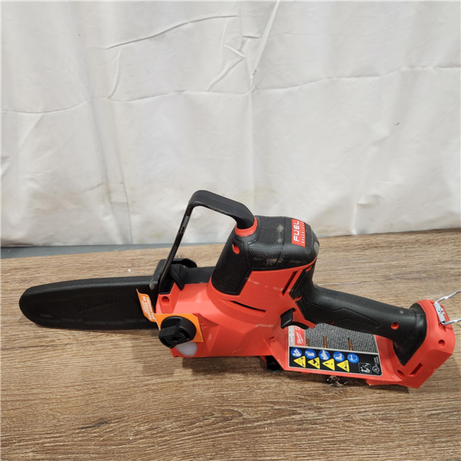 AS-IS M18 FUEL 8 in. 18V Lithium-Ion Brushless HATCHET Pruning Saw Kit with 6Ah High Output Battery and Charger