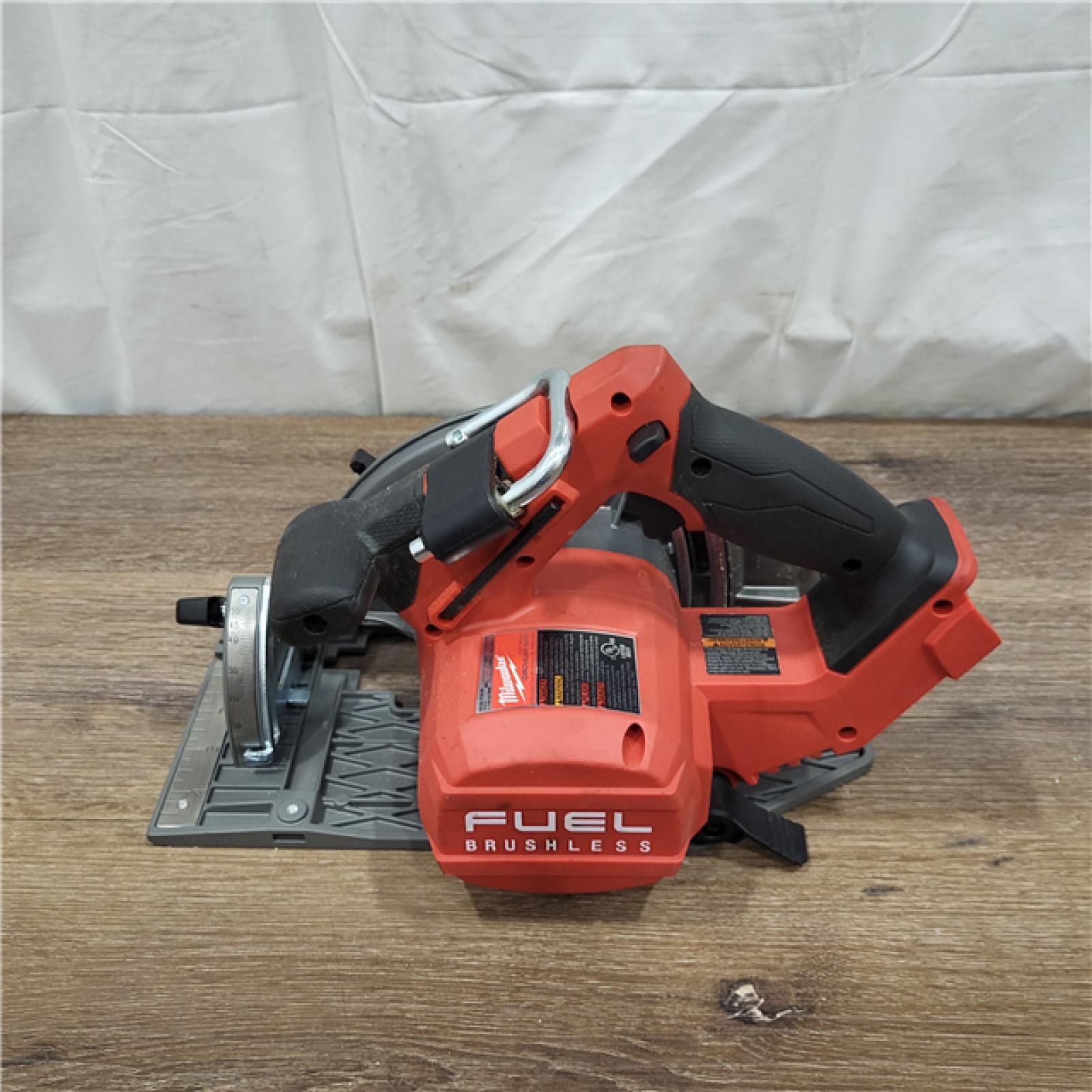 AS-IS M18 FUEL 18V Lithium-Ion Brushless Cordless 7-1/4 in. Circular Saw (Tool-Only)