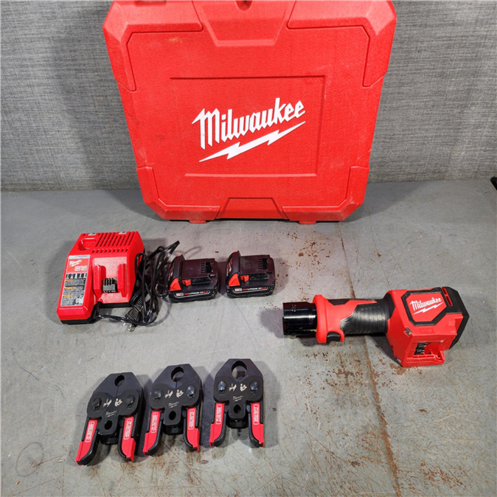 HOUSTON LOCATION - AS-IS M18 18V Lithium-Ion Cordless Short Throw Press Tool Kit with 3 PEX Crimp Jaws (2) 2.0 Ah Batteries and Charger