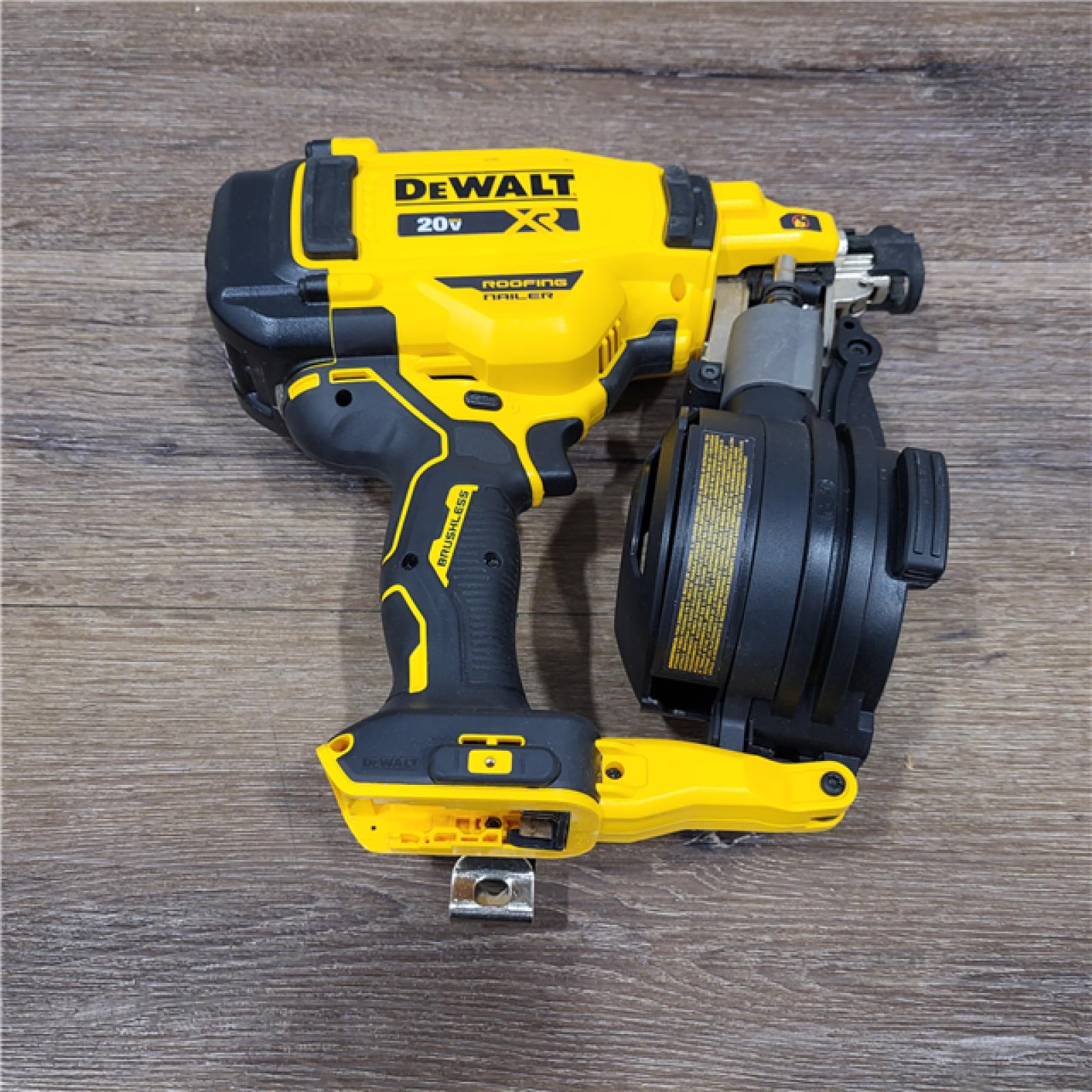 AS-IS DEWALT 2007898 Roofing Nailer Cordless