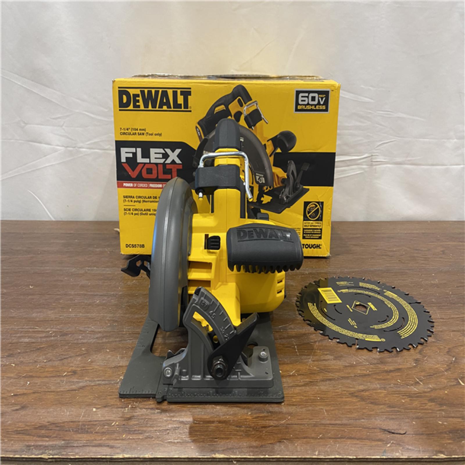 AS-IS DeWALT Flexvolt Max 7-1/4  60V Brushless Circular Saw DCS578B