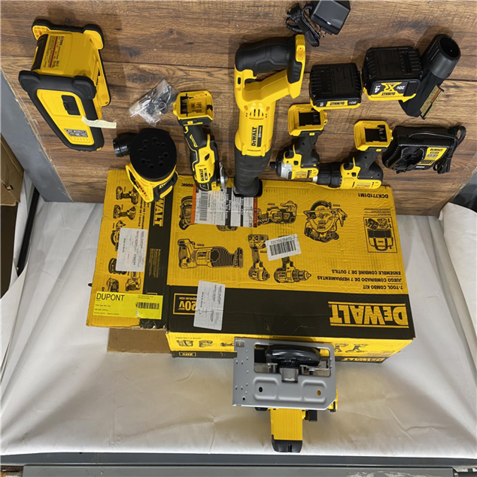 AS IS DEWALT DCK771D1M1 20V MAX Cordless 7-Tool Combo Kit