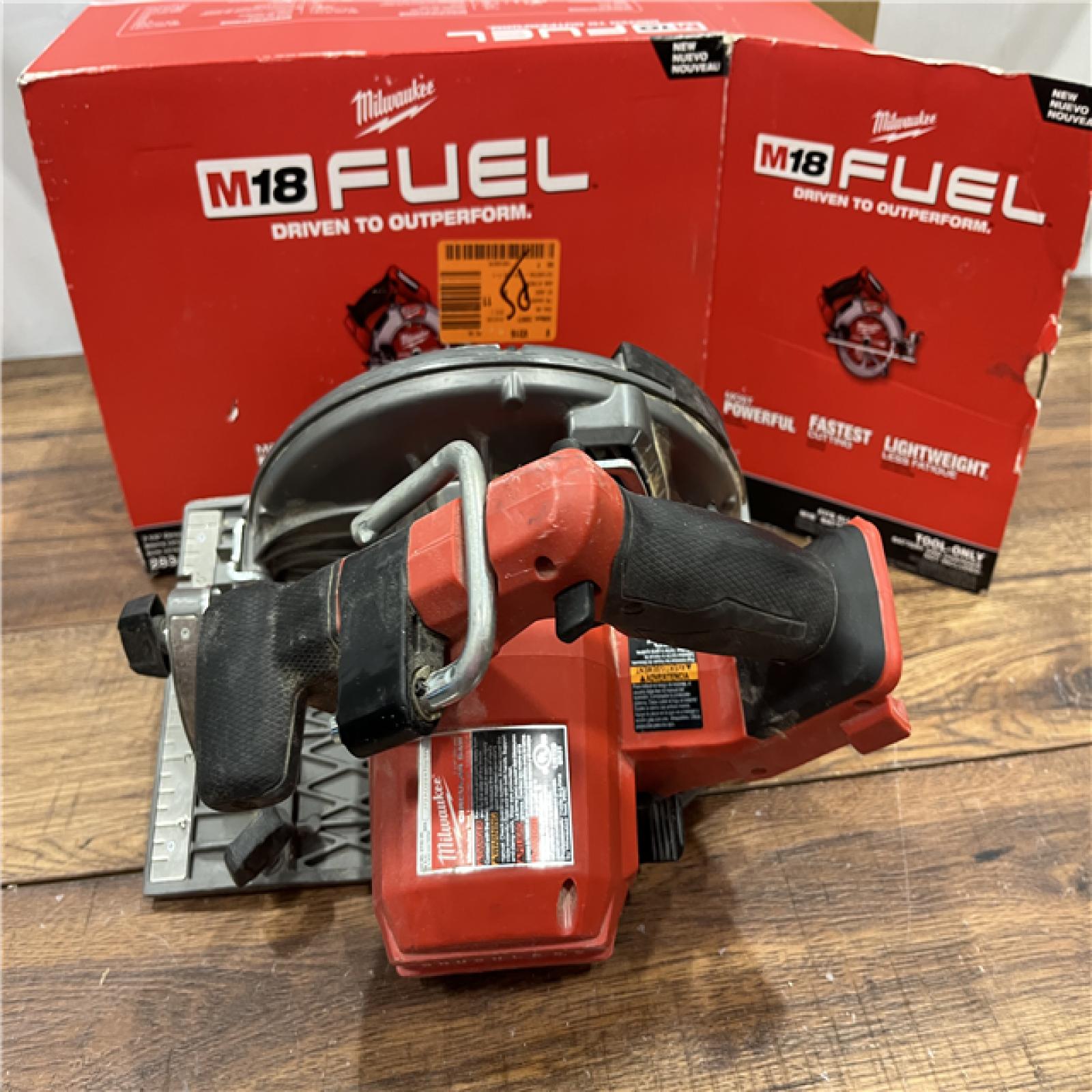 AS-IS Milwaukee M18 FUEL 18V Lithium-Ion Brushless Cordless 7-1/4 in. Circular Saw (Tool-Only)