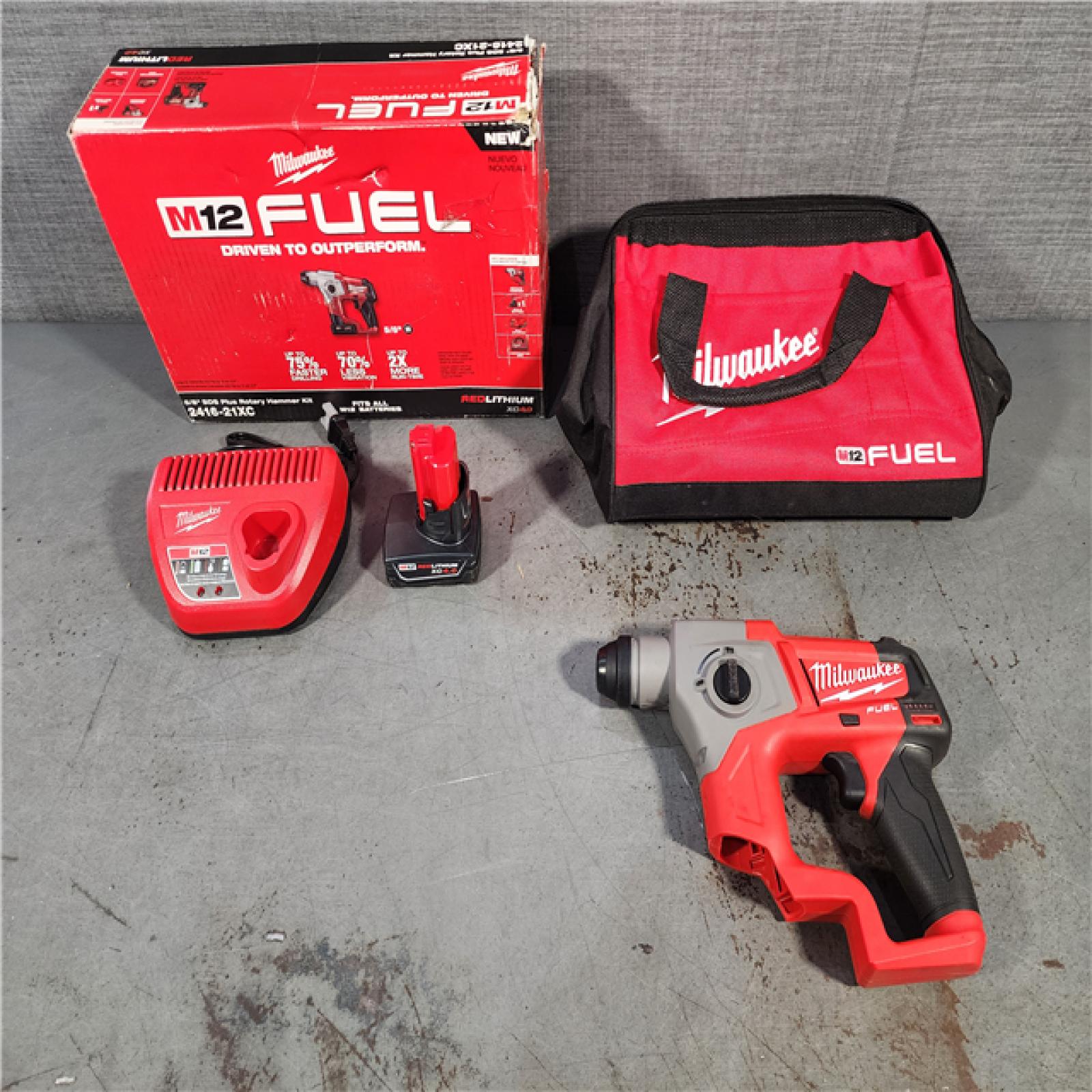 HOUSTON LOCATION - AS-IS Milwaukee Cordless 5/8 in. SDS-Plus Rotary Hammer Kit