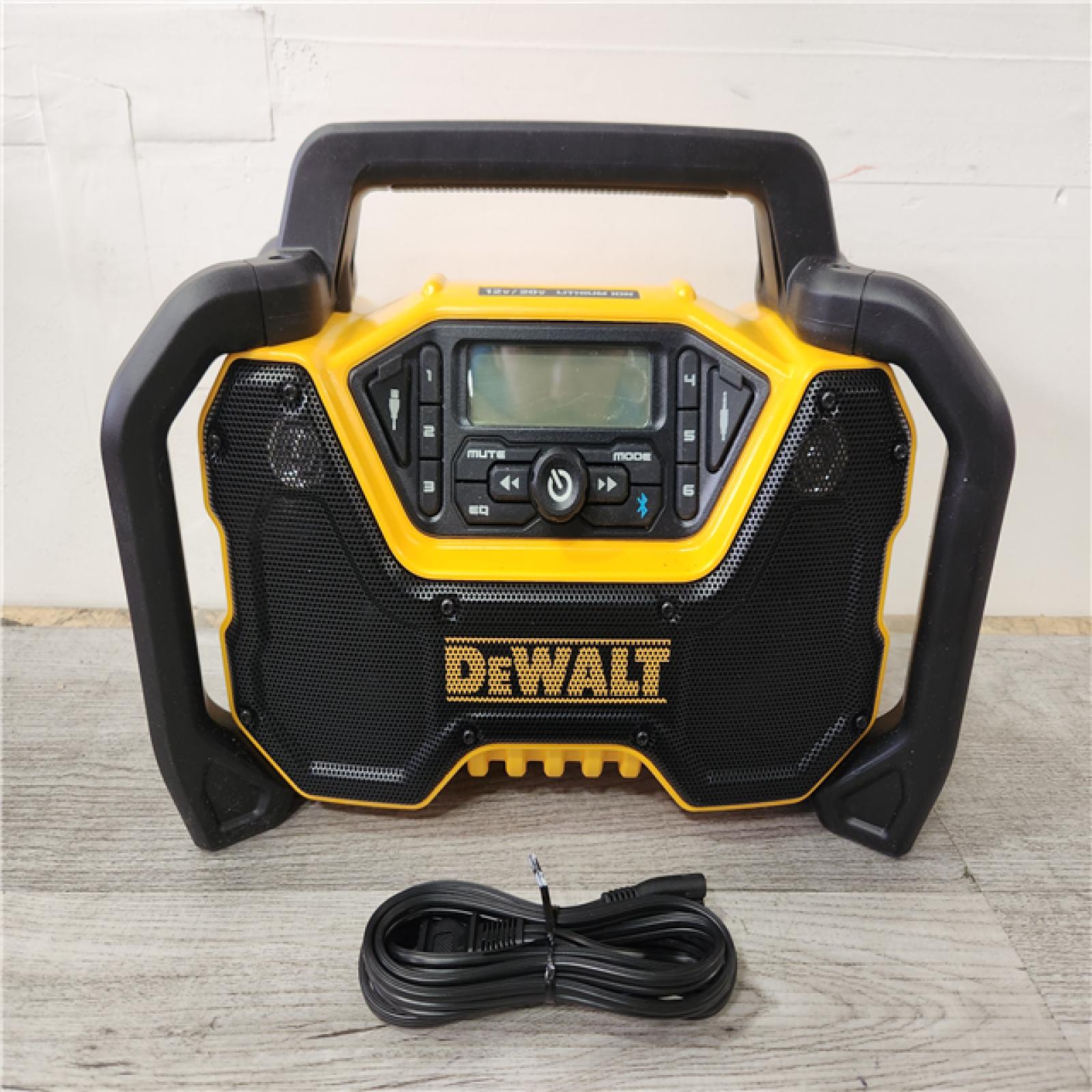 Phoenix Location DEWALT 20V MAX Compact Cordless Bluetooth Radio (Tool Only)